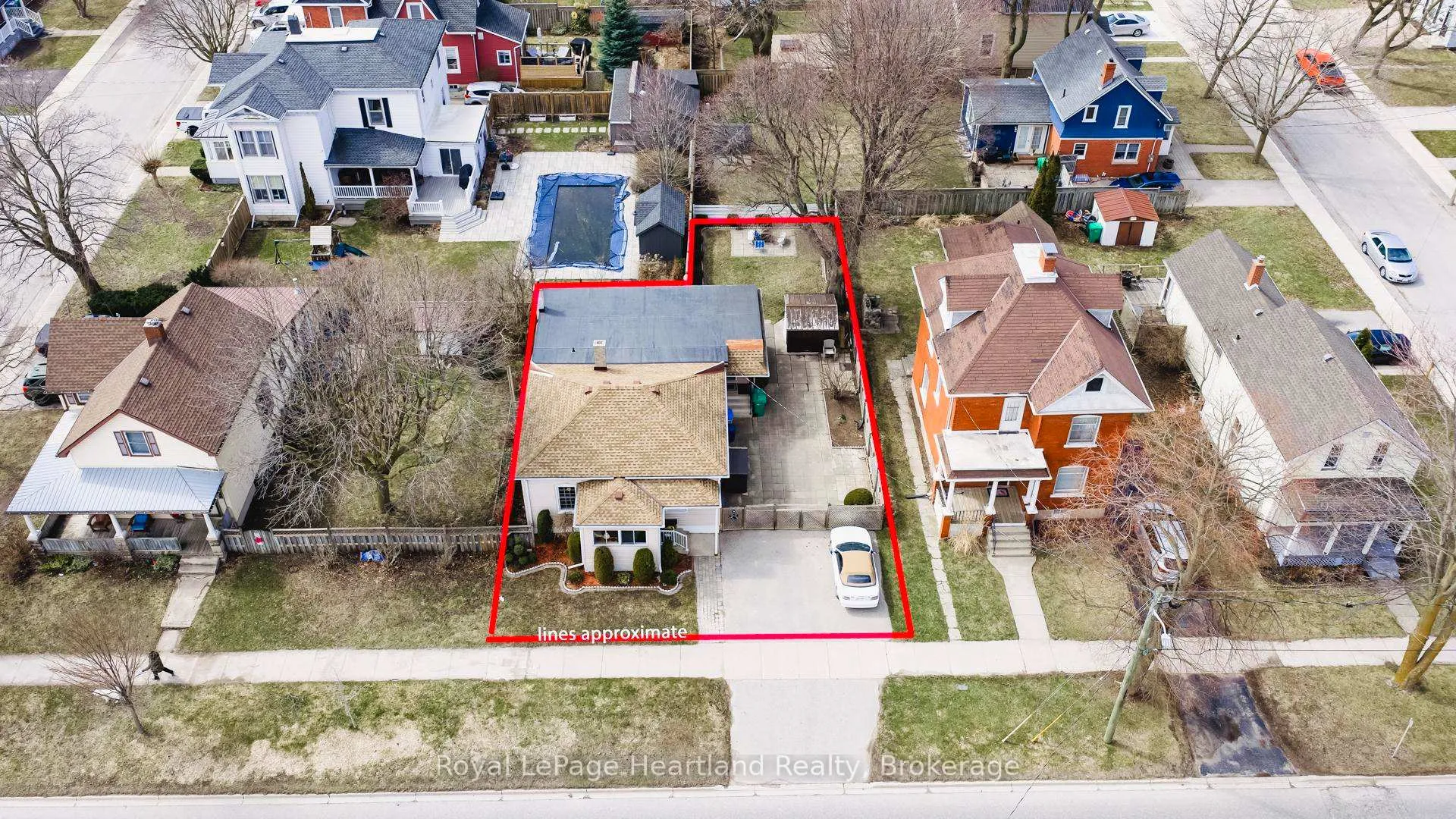 Photo 2 of 107 Victoria Street N, Goderich, Goderich (Town) — HOMEH
