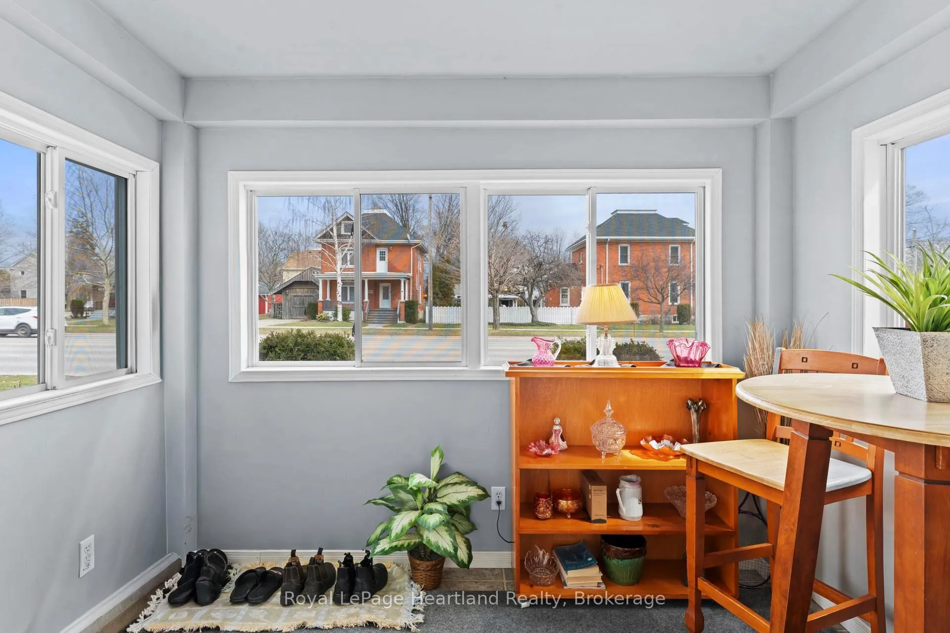 Photo 4 of 107 Victoria Street N, Goderich, Goderich (Town) — HOMEH