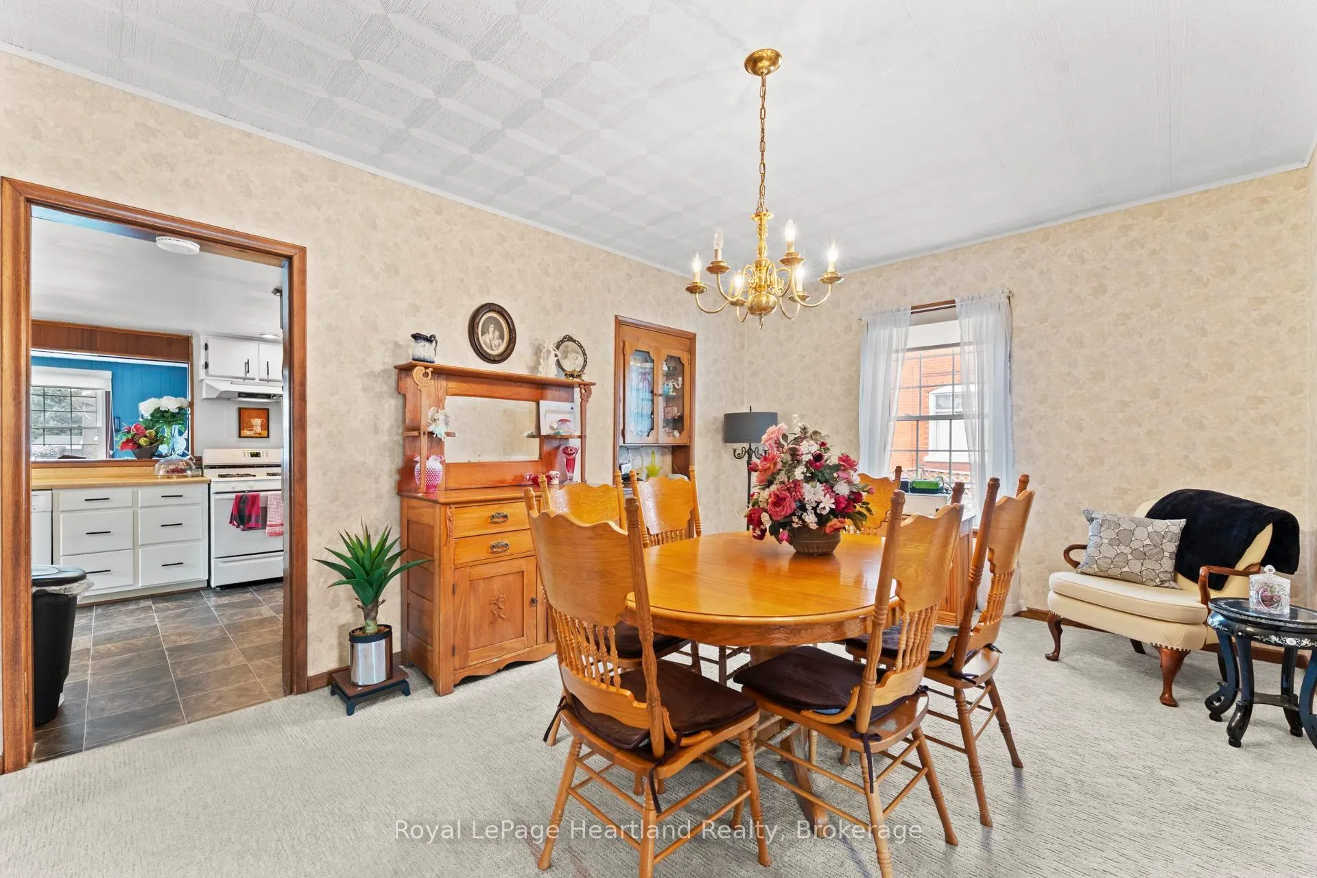 Photo 10 of 107 Victoria Street N, Goderich, Goderich (Town) — HOMEH