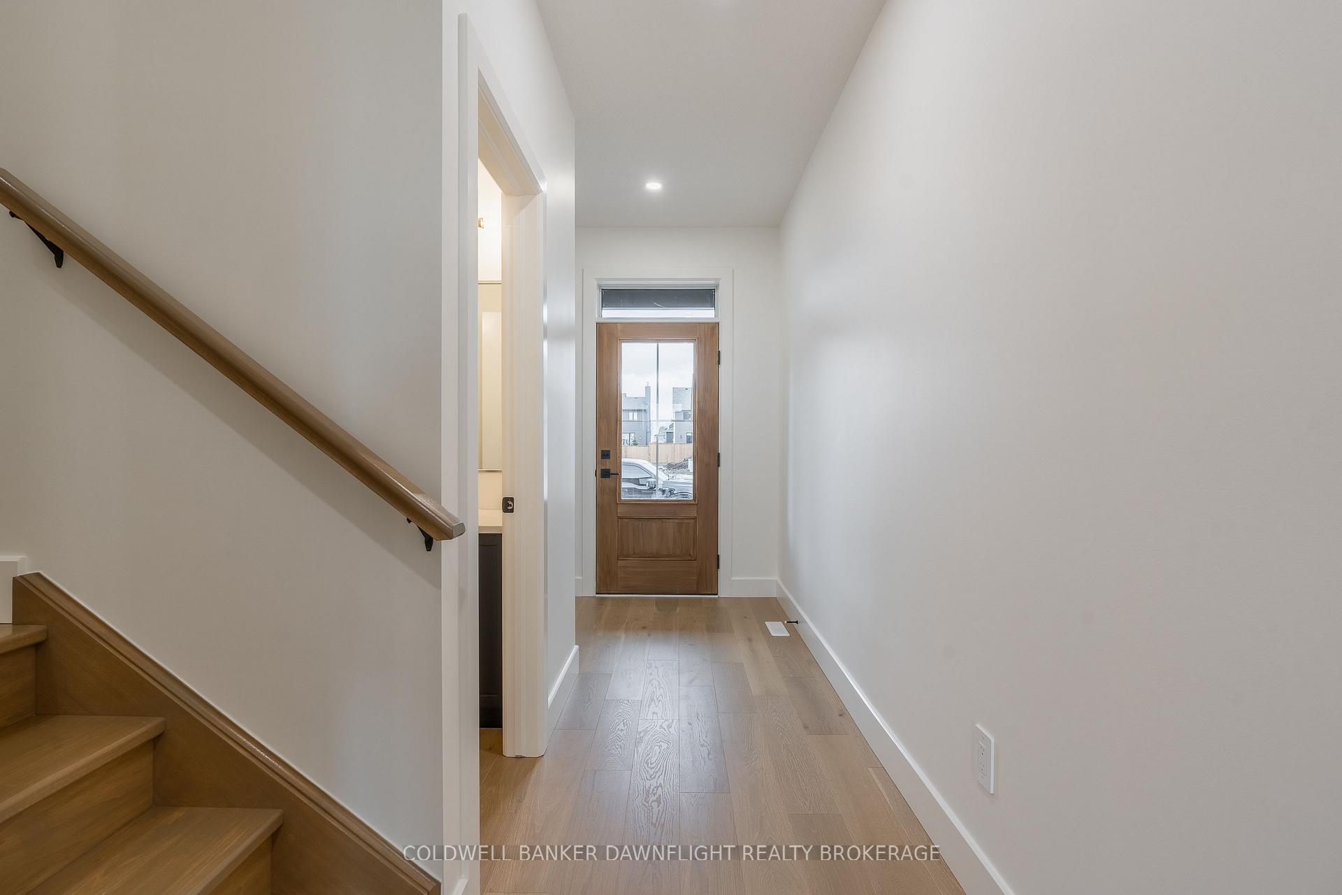 Photo 3 of Unit 37, 147 Scotts Drive, Lucan Biddulph, Lucan — HOMEH