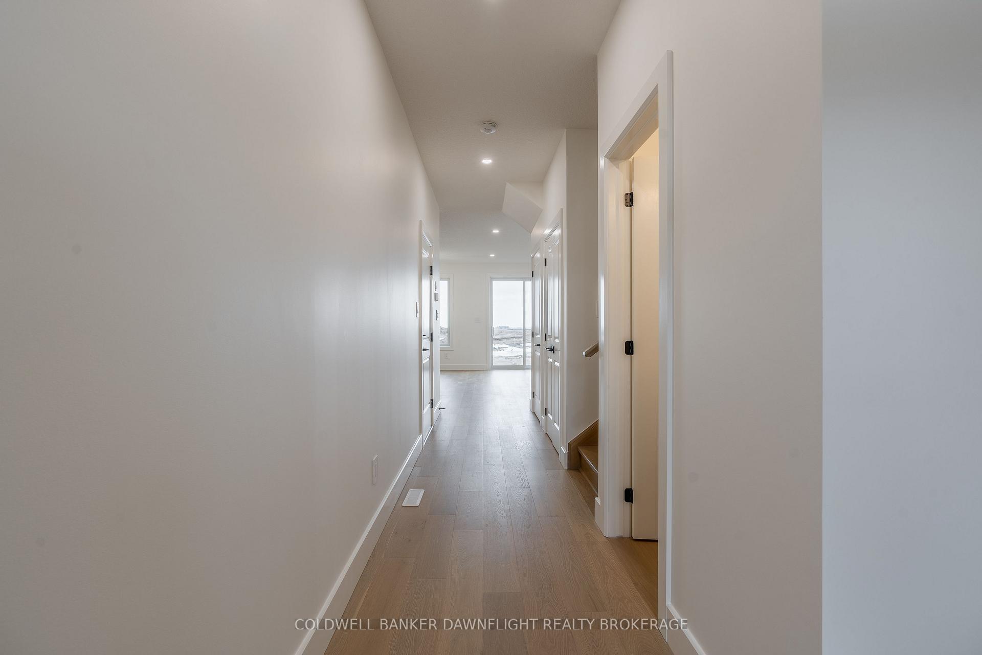 Photo 6 of Unit 37, 147 Scotts Drive, Lucan Biddulph, Lucan — HOMEH