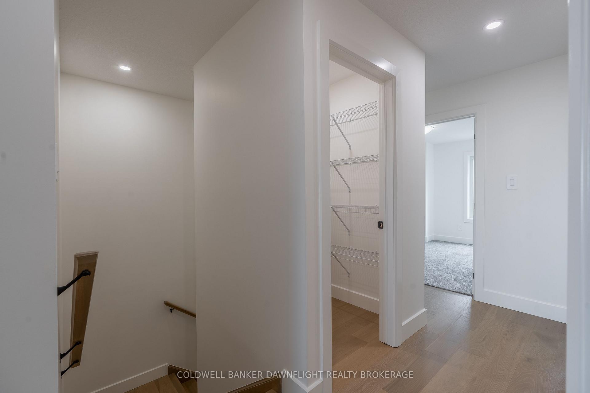 Photo 18 of Unit 37, 147 Scotts Drive, Lucan Biddulph, Lucan — HOMEH