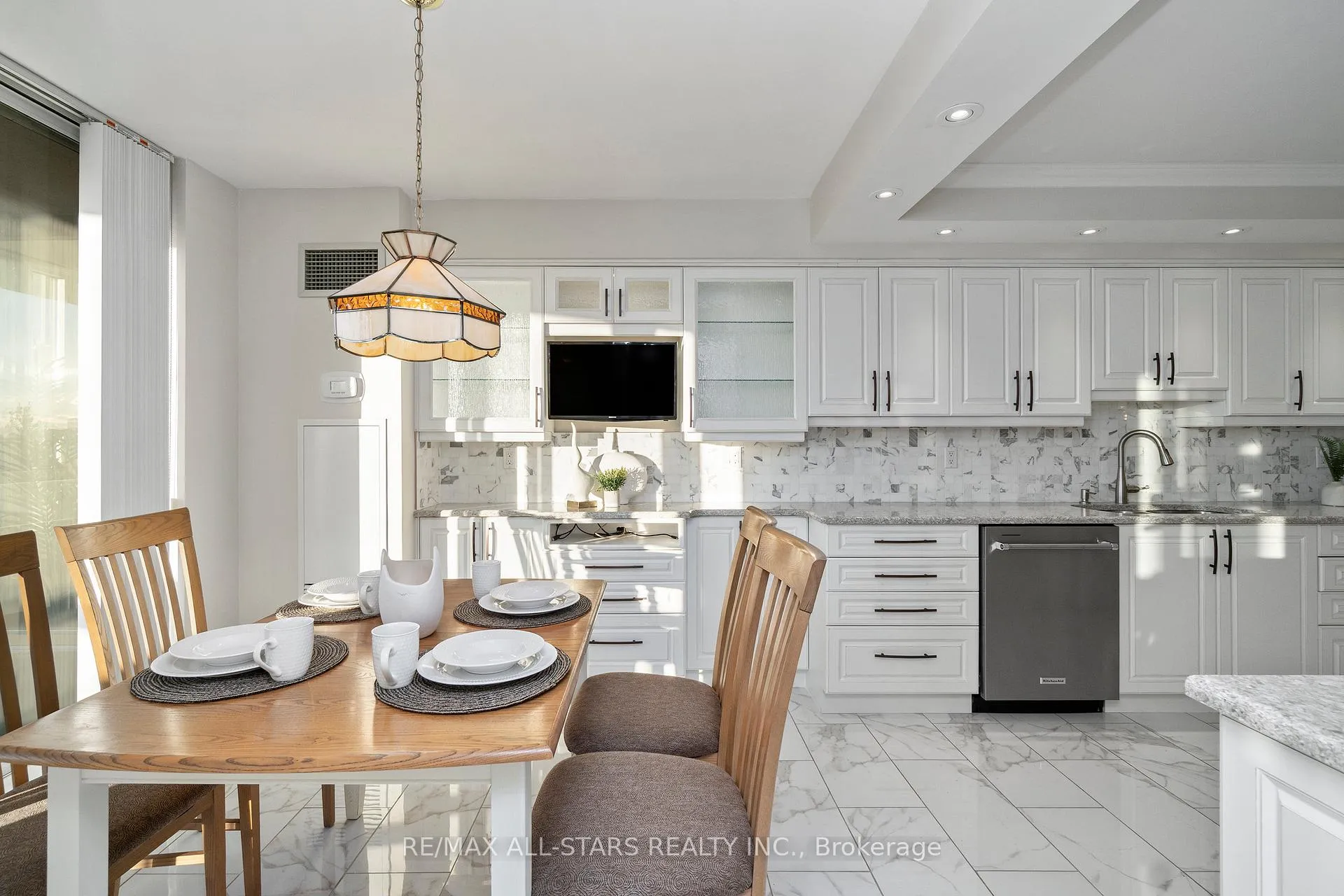 Photo 6 of Unit 611, 610 Bullock Drive, Markham, Markville — HOMEH
