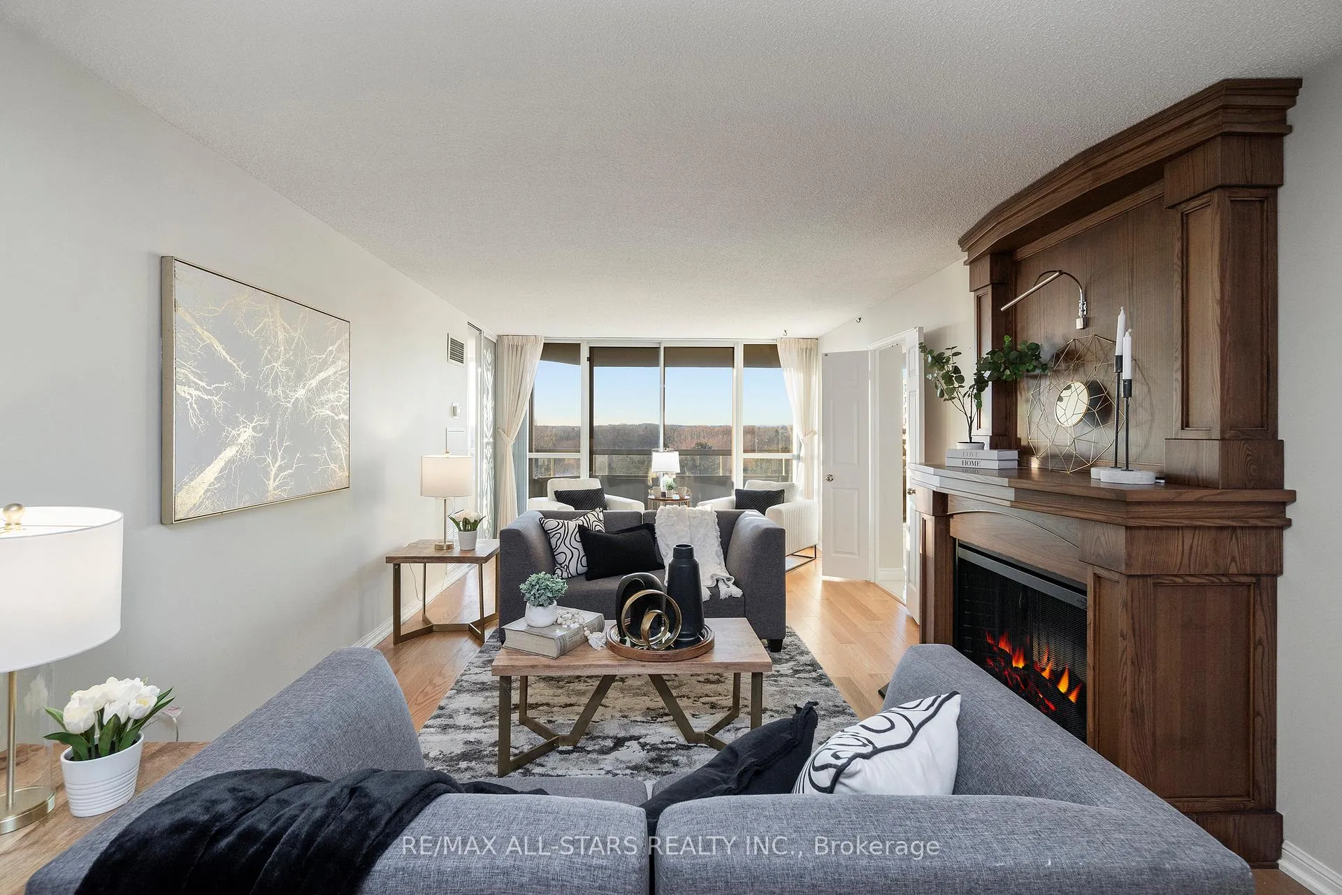 Photo 8 of Unit 611, 610 Bullock Drive, Markham, Markville — HOMEH