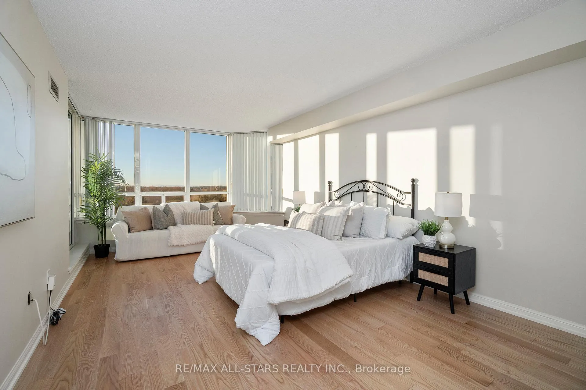 Photo 17 of Unit 611, 610 Bullock Drive, Markham, Markville — HOMEH