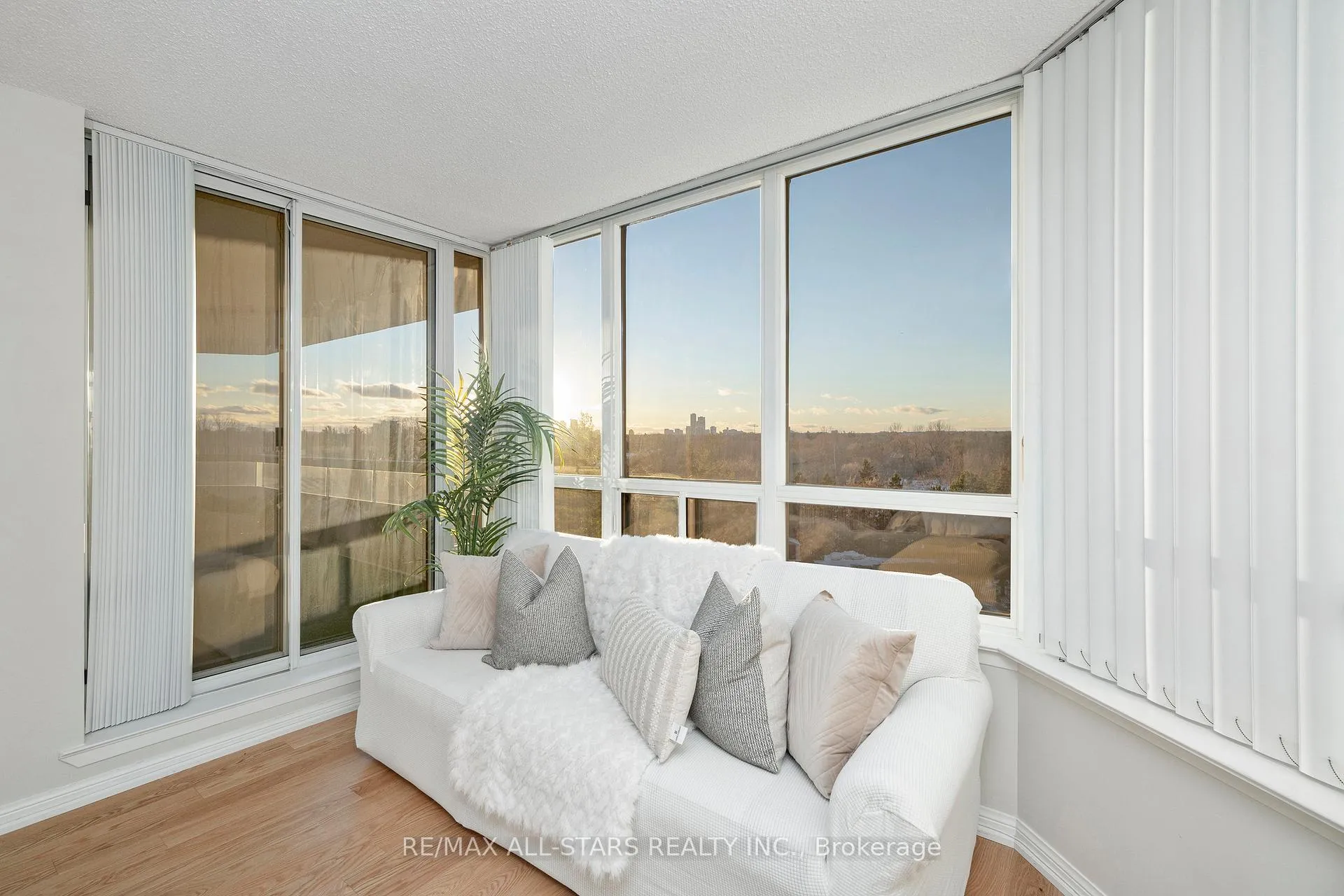 Photo 18 of Unit 611, 610 Bullock Drive, Markham, Markville — HOMEH