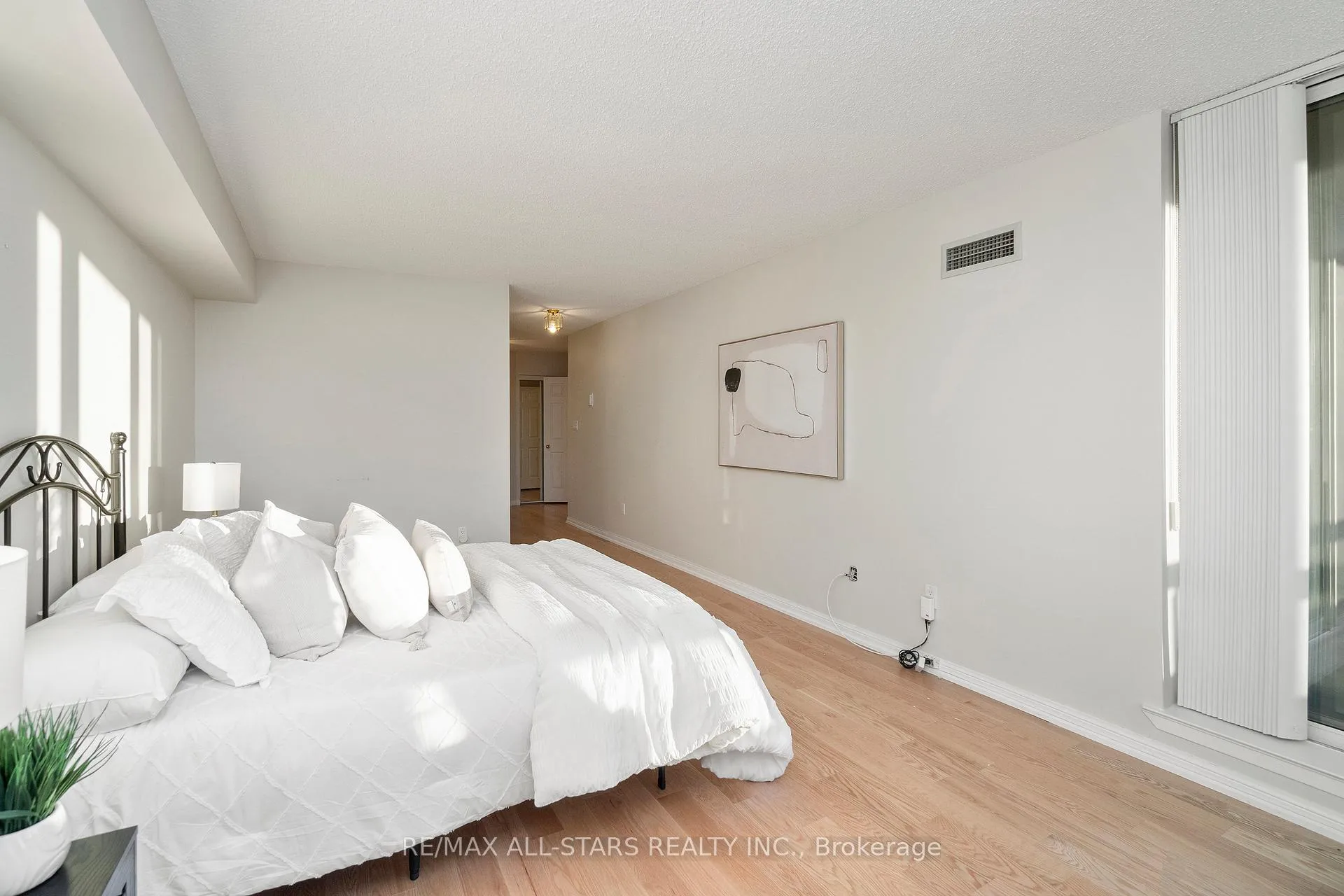 Photo 19 of Unit 611, 610 Bullock Drive, Markham, Markville — HOMEH