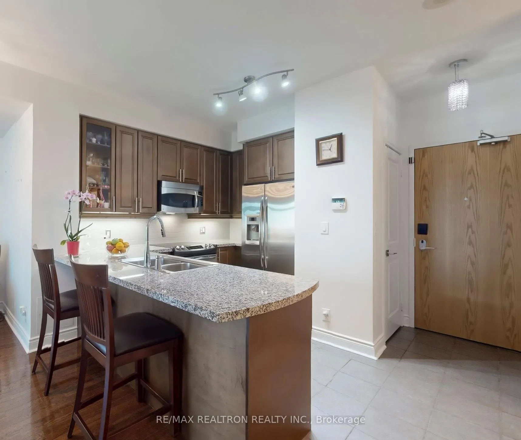 Photo 3 of Unit 1406, 1900 Lake Shore Boulevard W, Toronto, High Park-Swansea — HOMEH