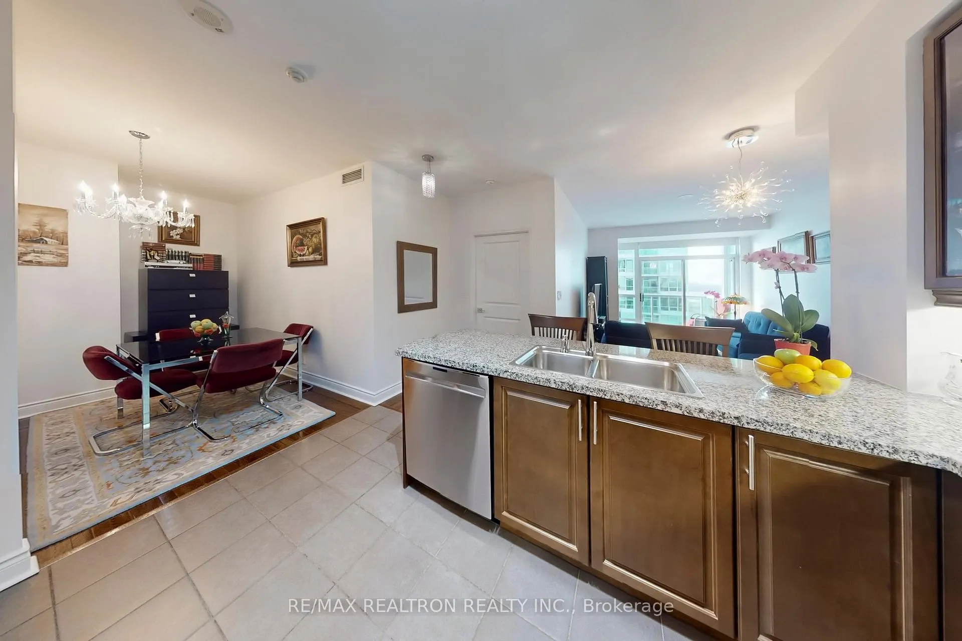 Photo 6 of Unit 1406, 1900 Lake Shore Boulevard W, Toronto, High Park-Swansea — HOMEH