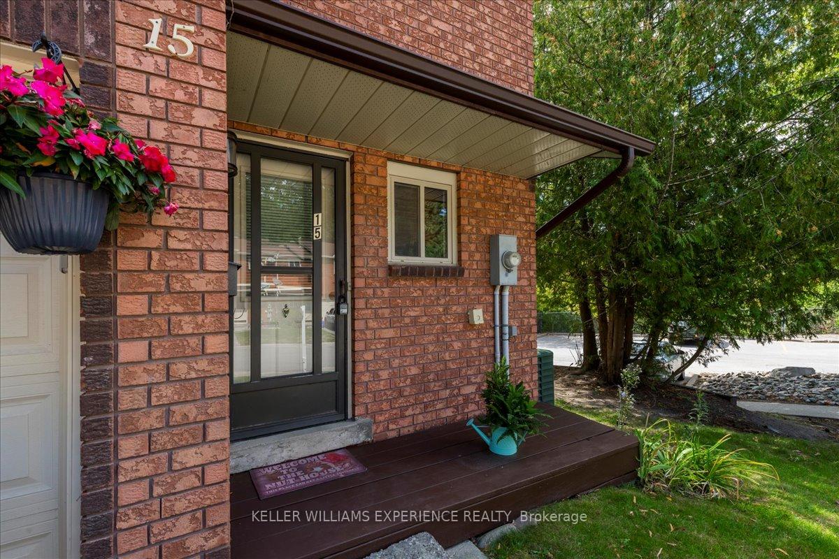 Photo 2 of 15 Shadowood Road, Barrie, Ardagh — HOMEH