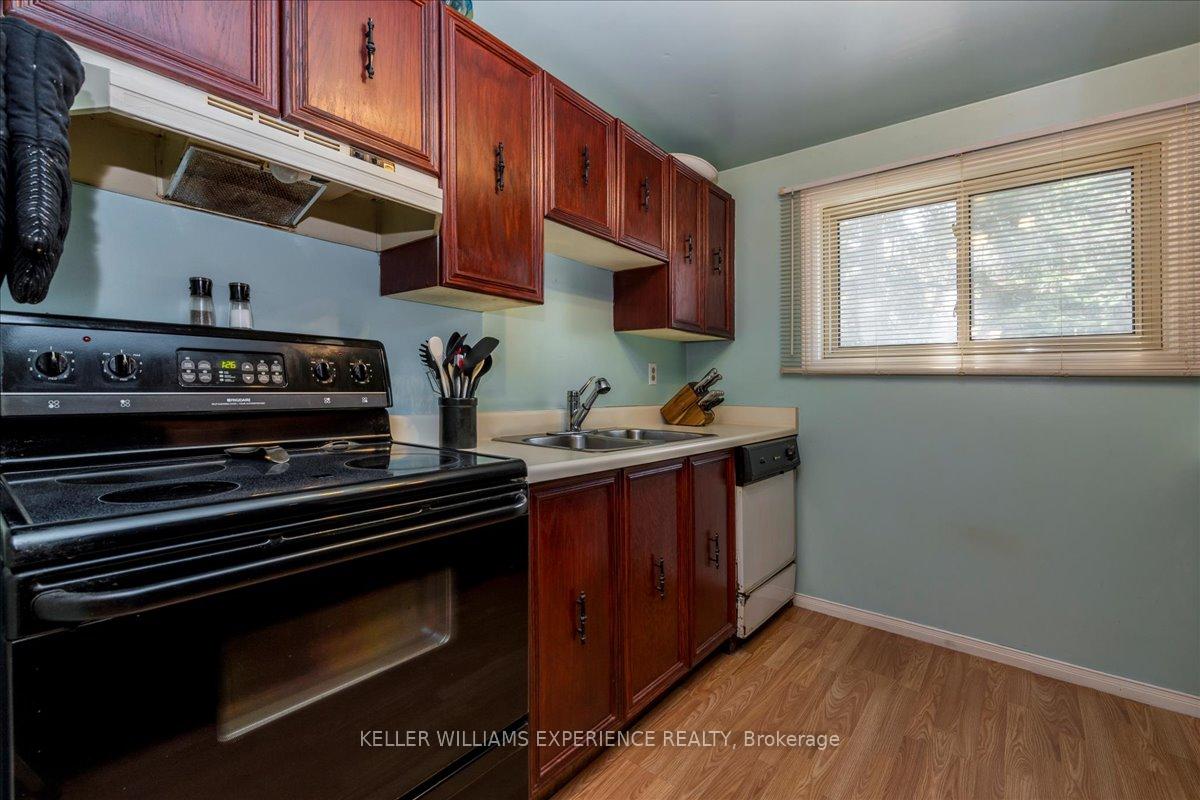 Photo 7 of 15 Shadowood Road, Barrie, Ardagh — HOMEH