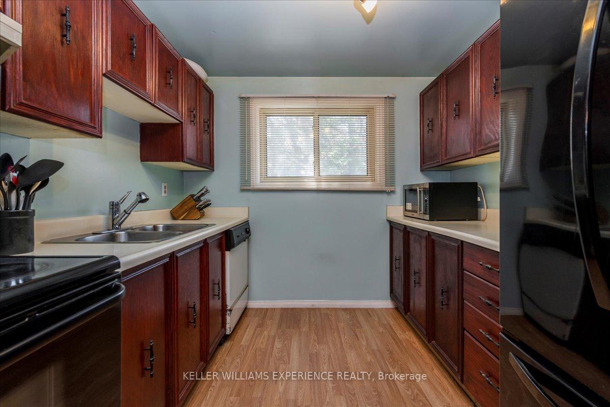Photo 8 of 15 Shadowood Road, Barrie, Ardagh — HOMEH