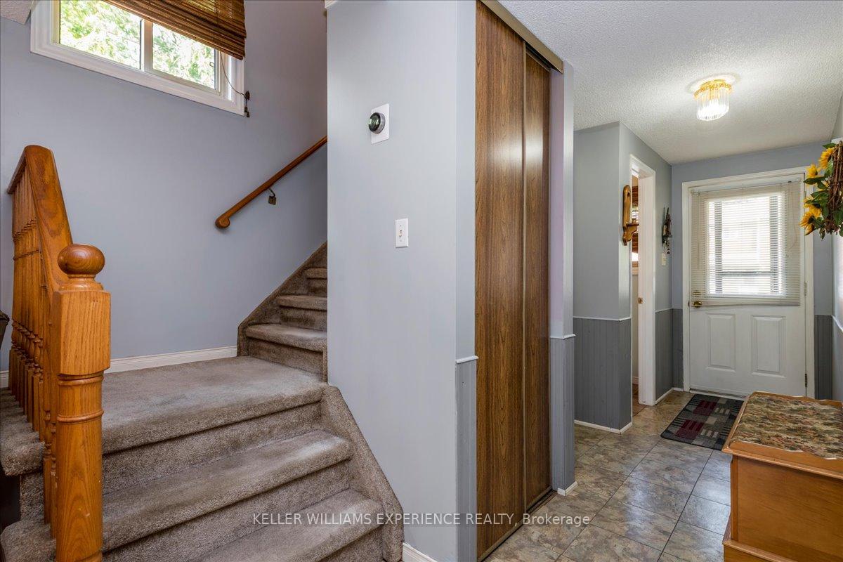 Photo 10 of 15 Shadowood Road, Barrie, Ardagh — HOMEH