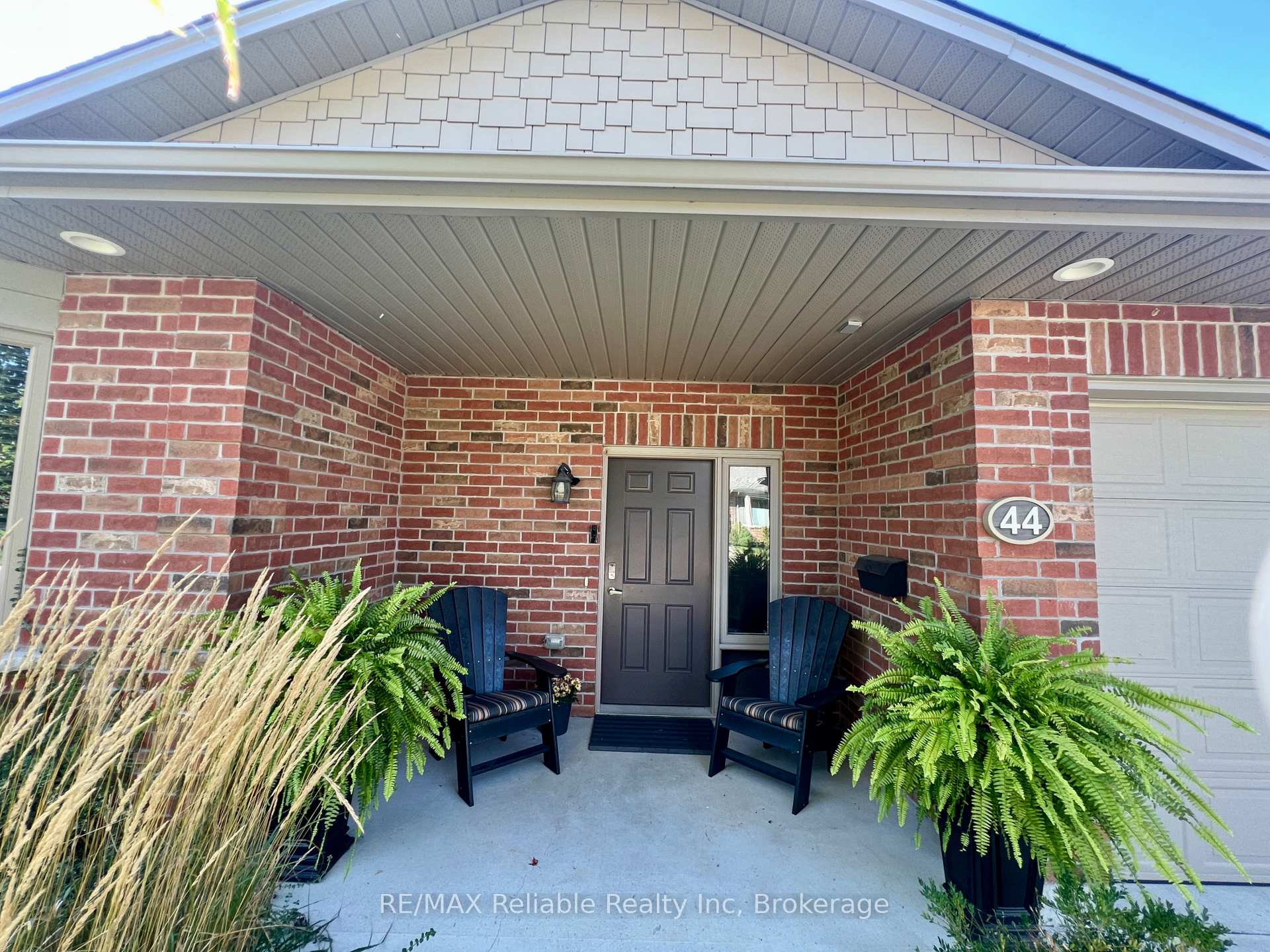 Photo 4 of 44 Bayfield Mews Lane, Bluewater, Bayfield — HOMEH