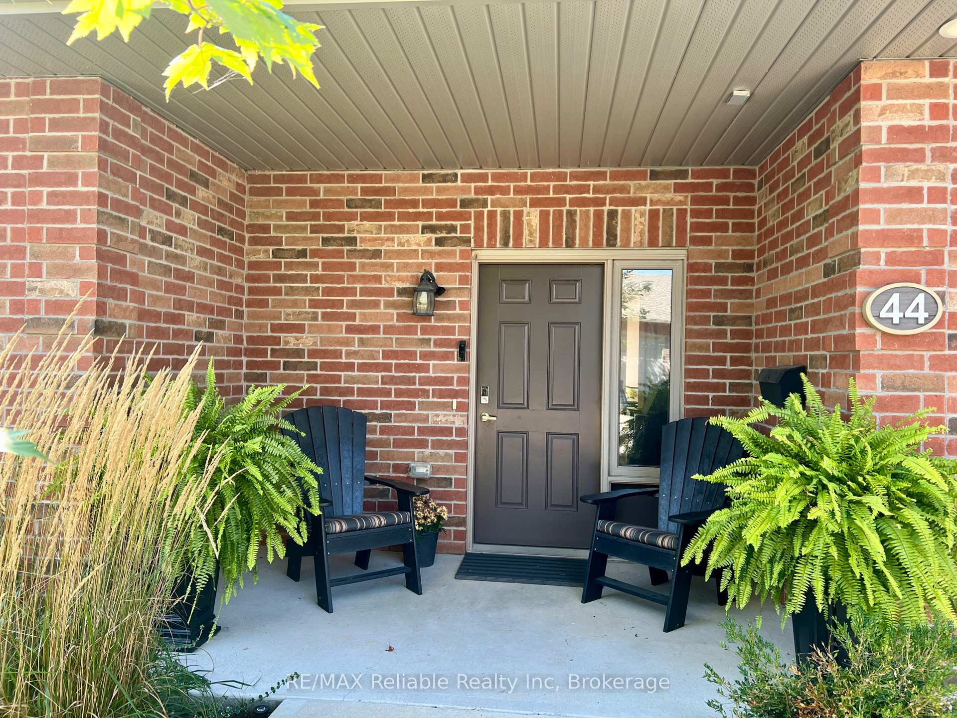 Photo 5 of 44 Bayfield Mews Lane, Bluewater, Bayfield — HOMEH