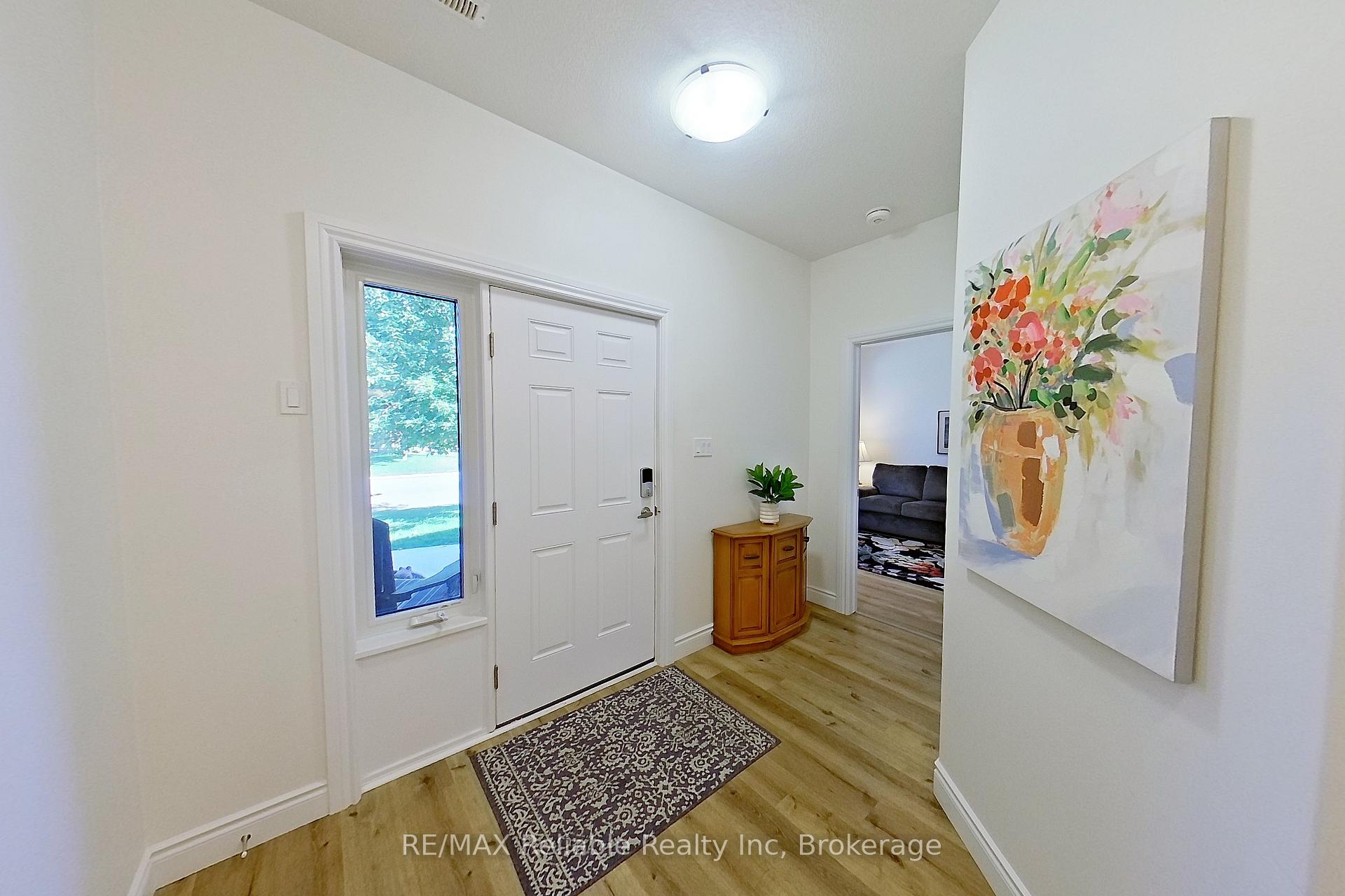 Photo 7 of 44 Bayfield Mews Lane, Bluewater, Bayfield — HOMEH