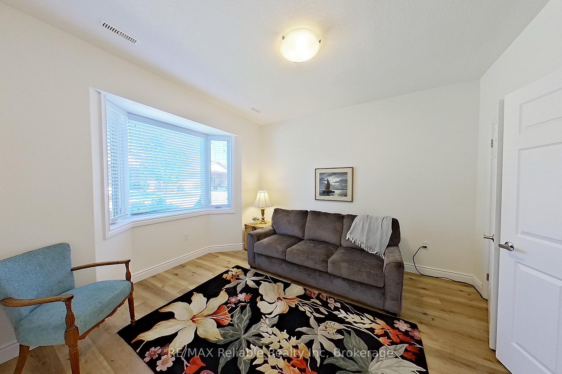 Photo 8 of 44 Bayfield Mews Lane, Bluewater, Bayfield — HOMEH