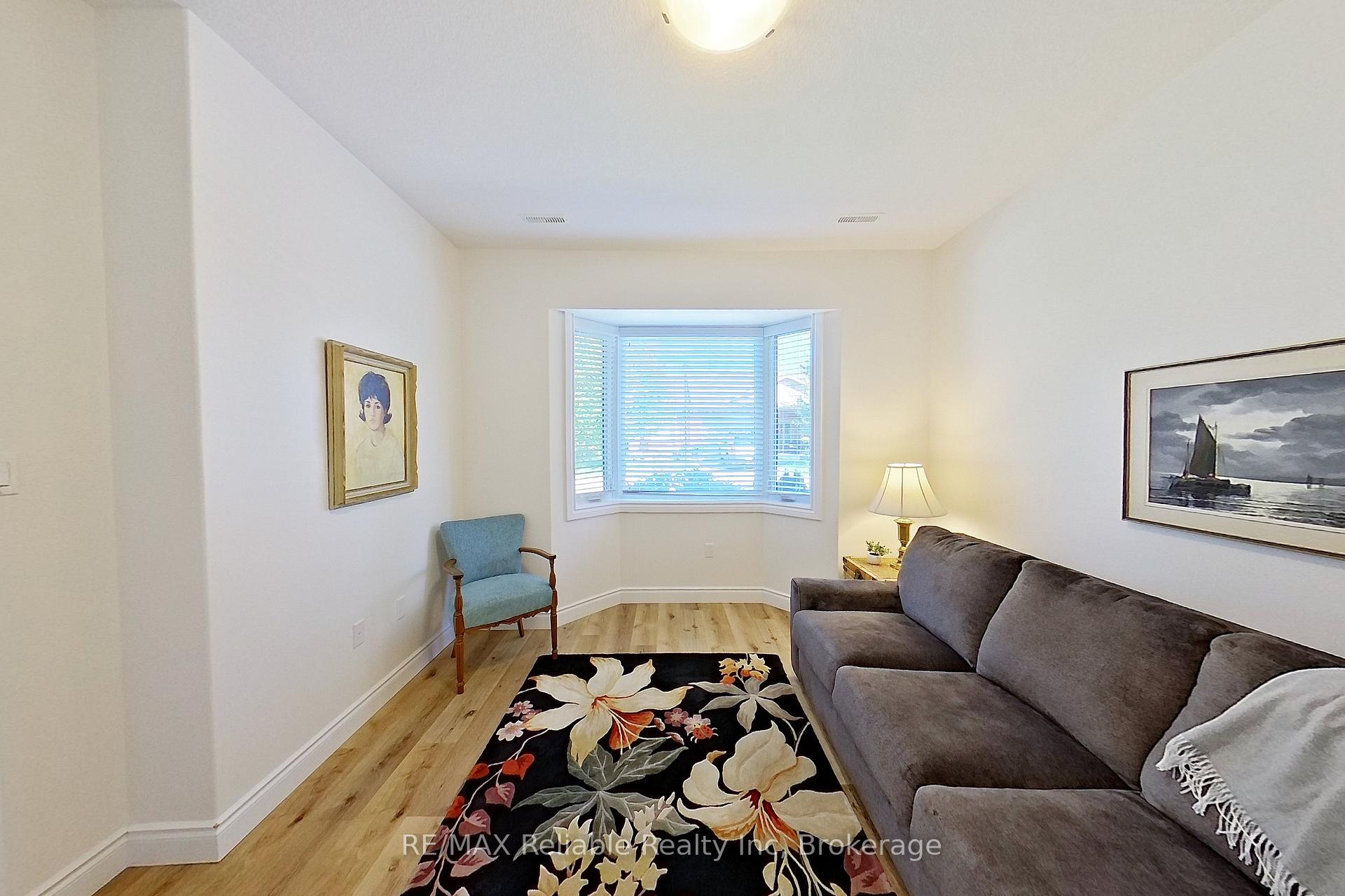 Photo 9 of 44 Bayfield Mews Lane, Bluewater, Bayfield — HOMEH
