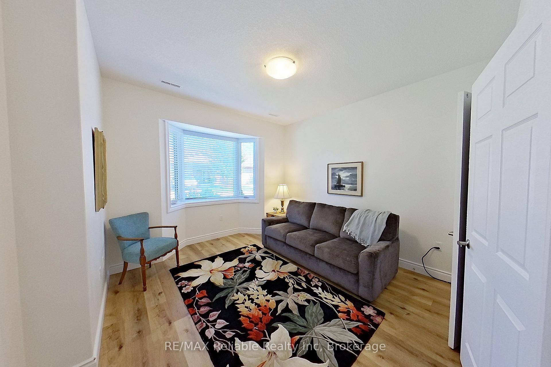 Photo 13 of 44 Bayfield Mews Lane, Bluewater, Bayfield — HOMEH