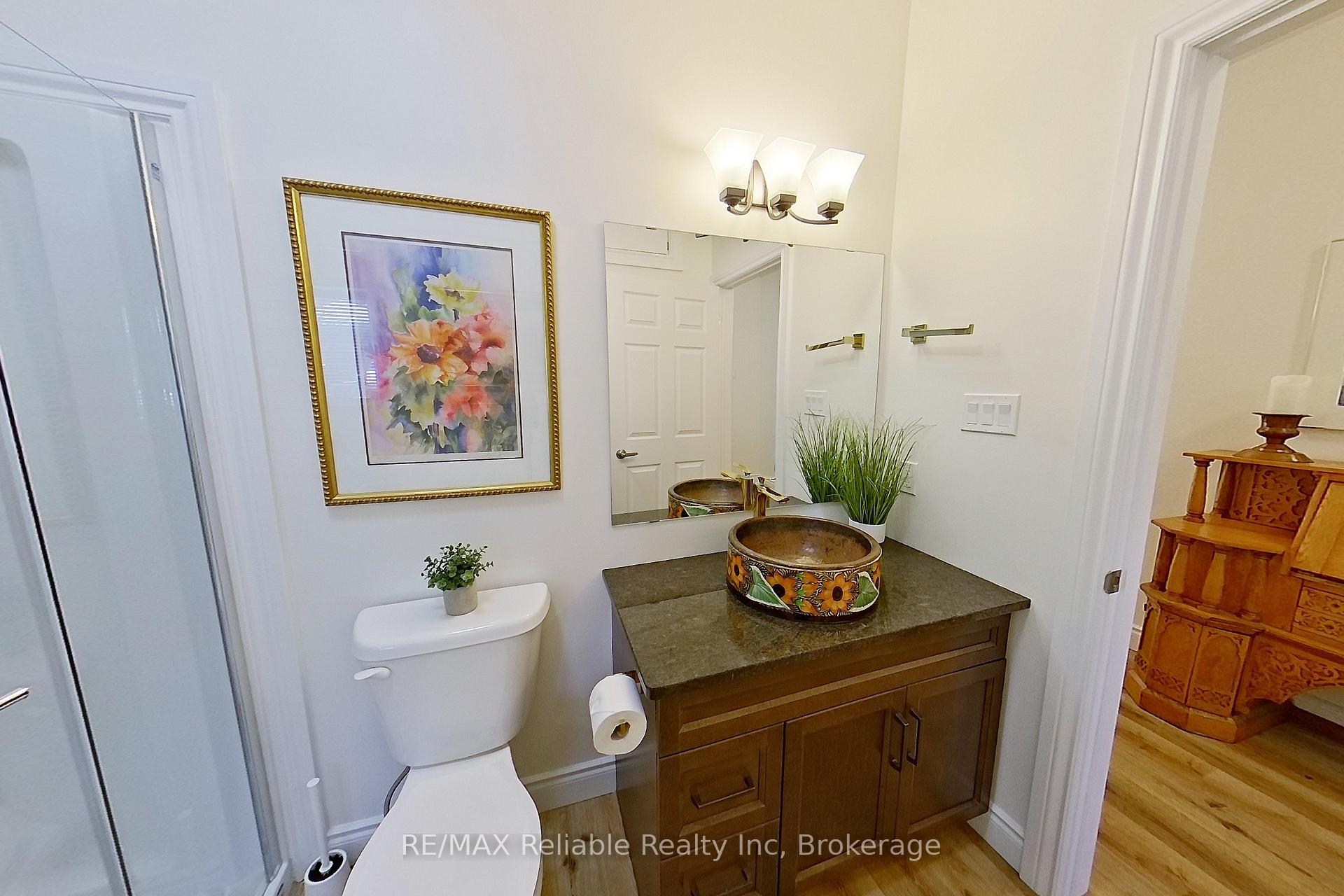 Photo 15 of 44 Bayfield Mews Lane, Bluewater, Bayfield — HOMEH