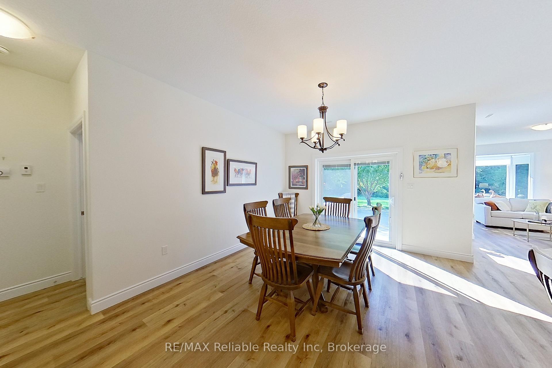 Photo 18 of 44 Bayfield Mews Lane, Bluewater, Bayfield — HOMEH