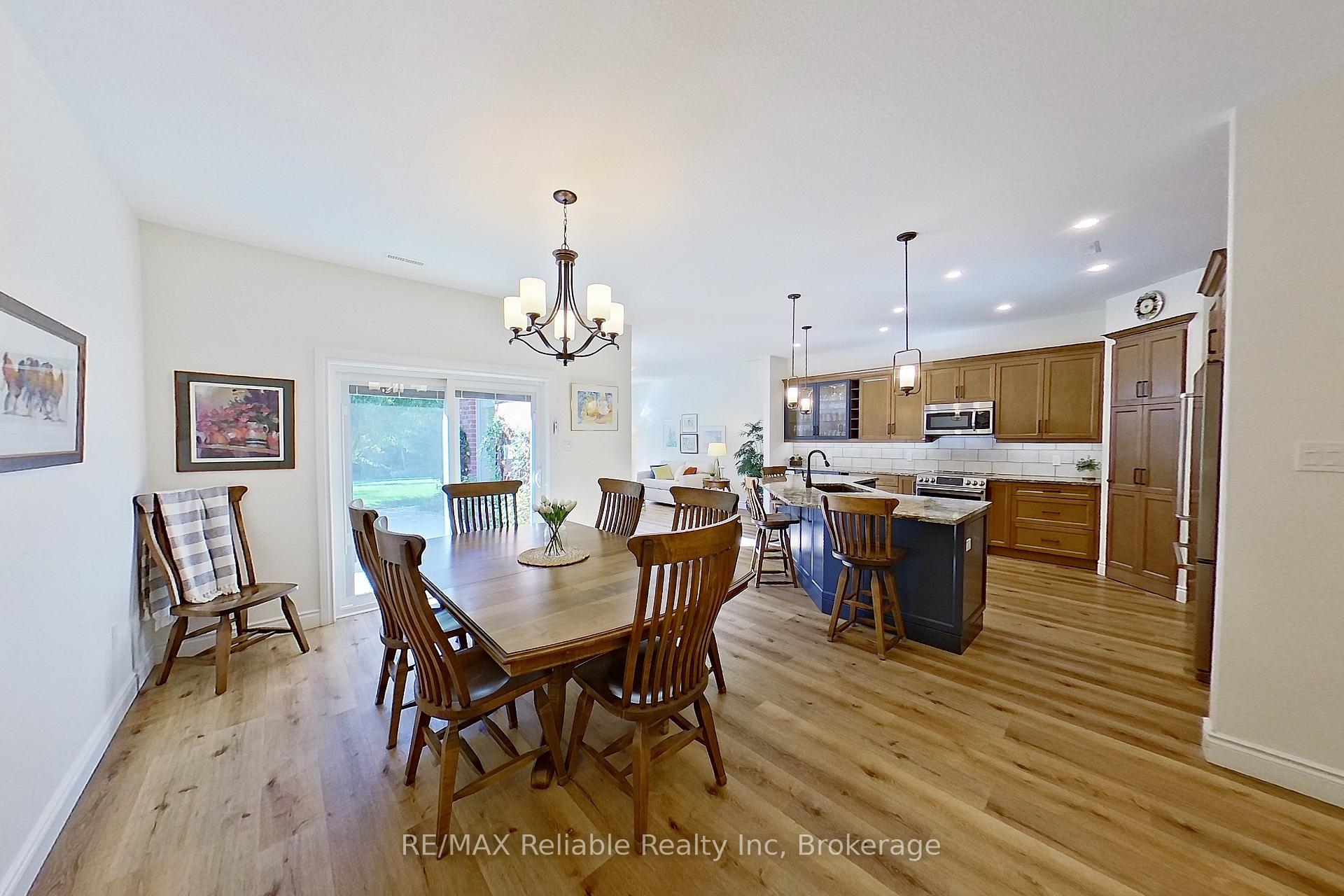 Photo 19 of 44 Bayfield Mews Lane, Bluewater, Bayfield — HOMEH