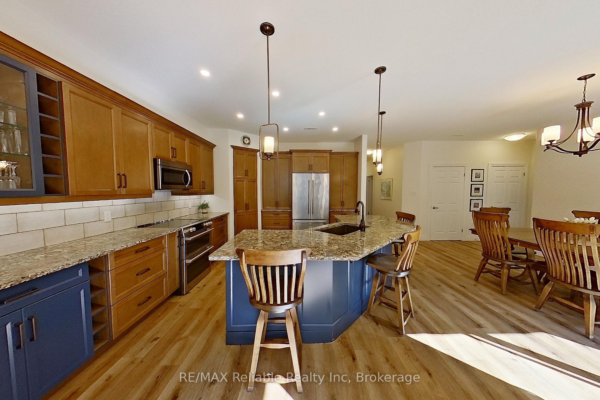 Photo 21 of 44 Bayfield Mews Lane, Bluewater, Bayfield — HOMEH