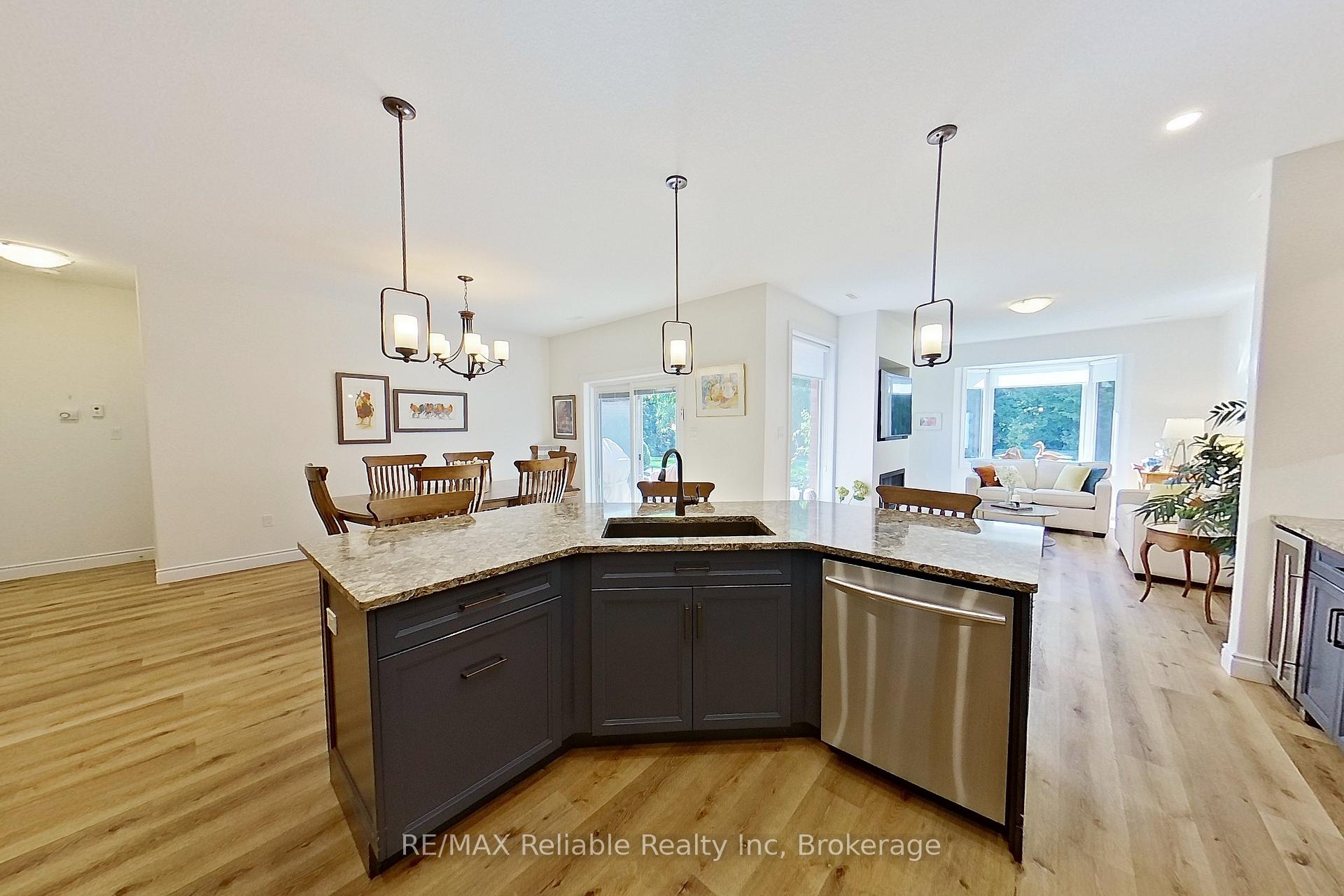 Photo 24 of 44 Bayfield Mews Lane, Bluewater, Bayfield — HOMEH