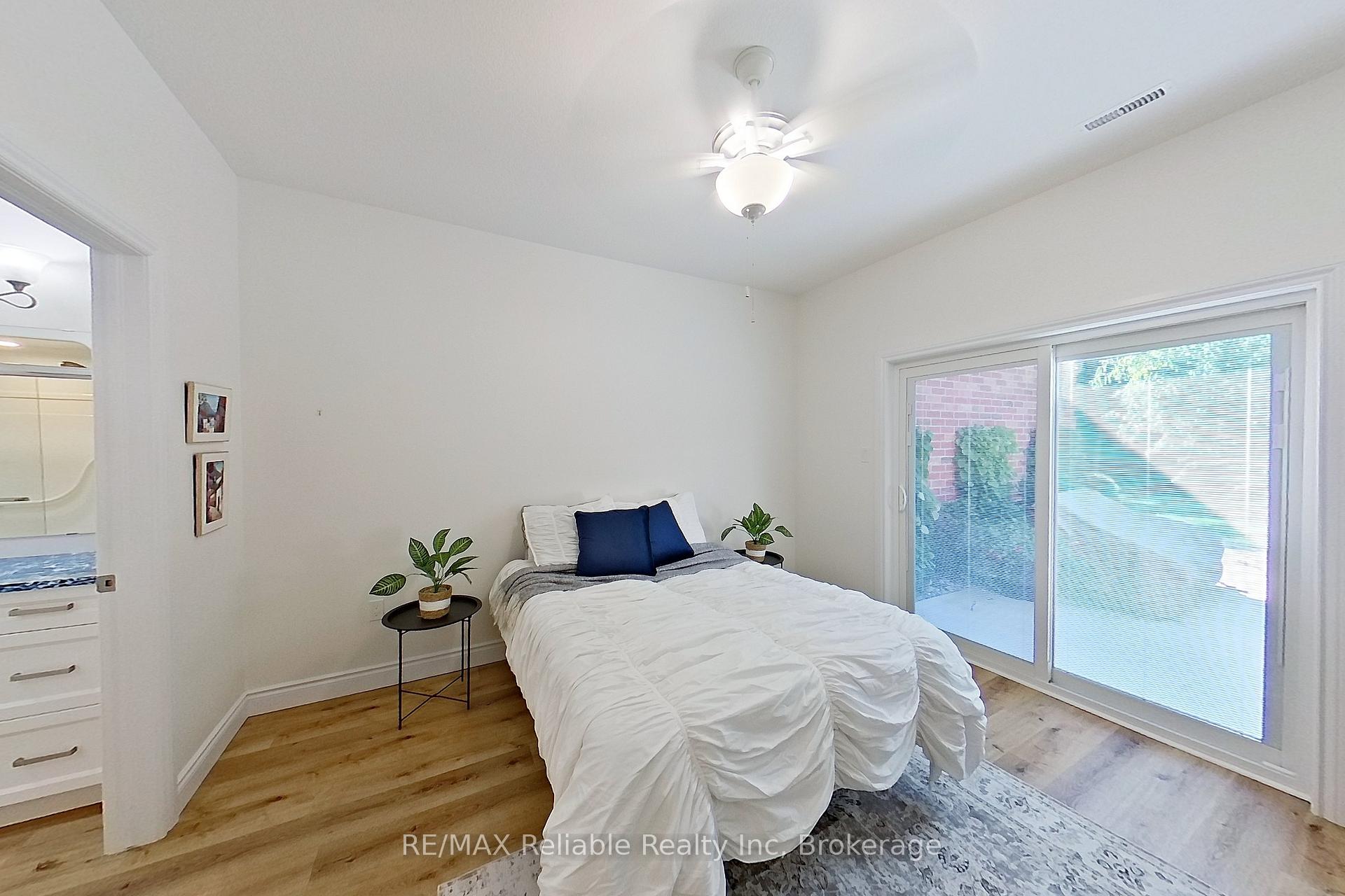 Photo 33 of 44 Bayfield Mews Lane, Bluewater, Bayfield — HOMEH
