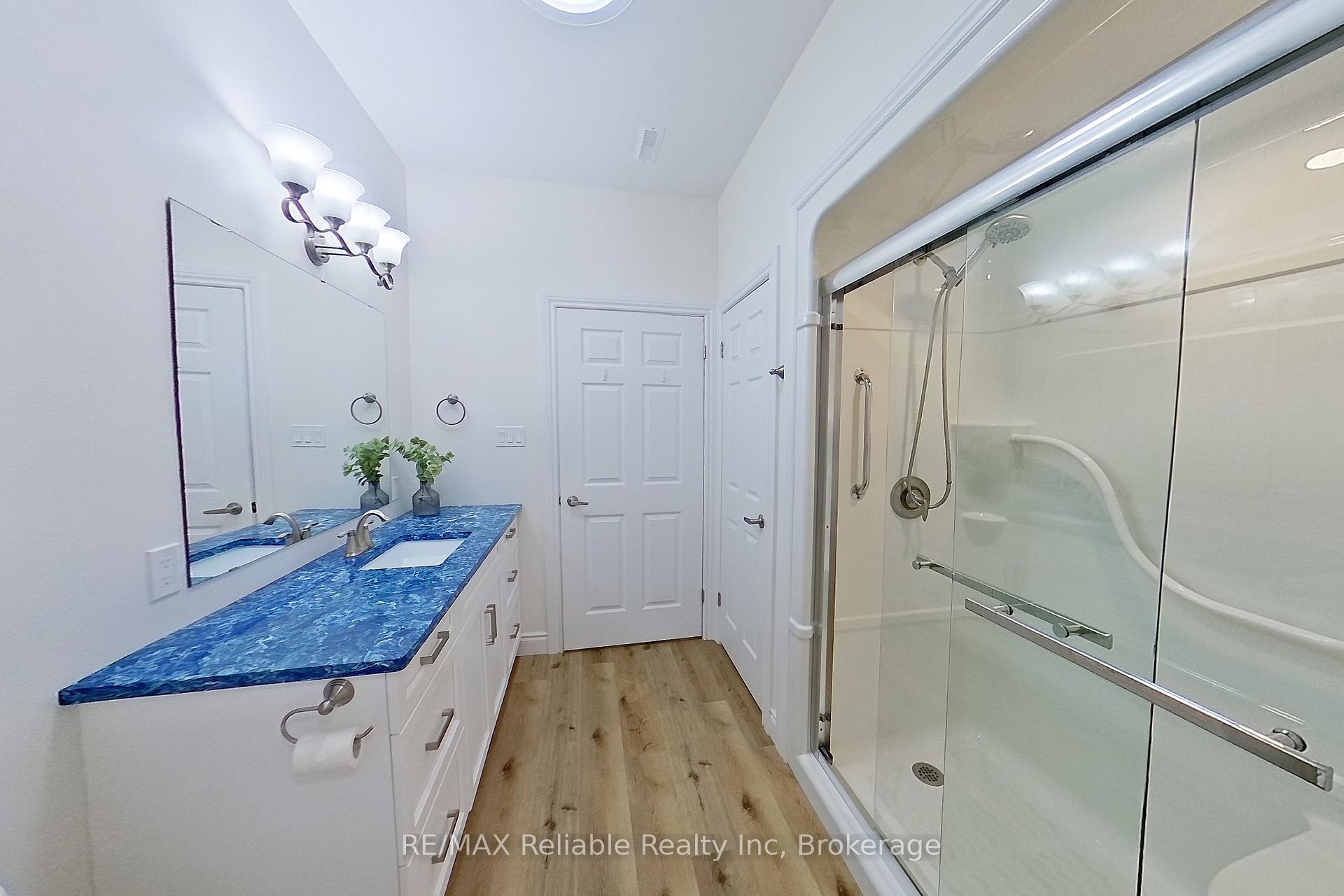 Photo 39 of 44 Bayfield Mews Lane, Bluewater, Bayfield — HOMEH