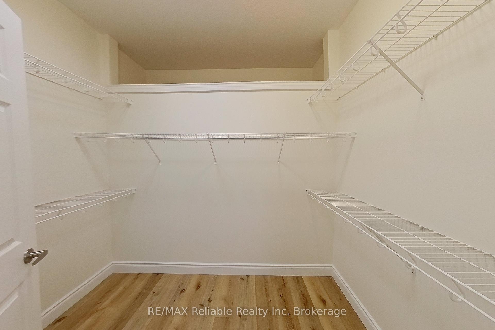 Photo 40 of 44 Bayfield Mews Lane, Bluewater, Bayfield — HOMEH