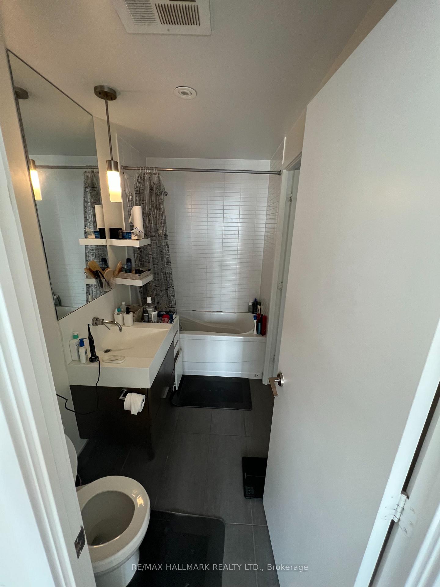 Photo 4 of Unit 2905, 110 Charles Street E, Toronto, Church-Yonge Corridor — HOMEH