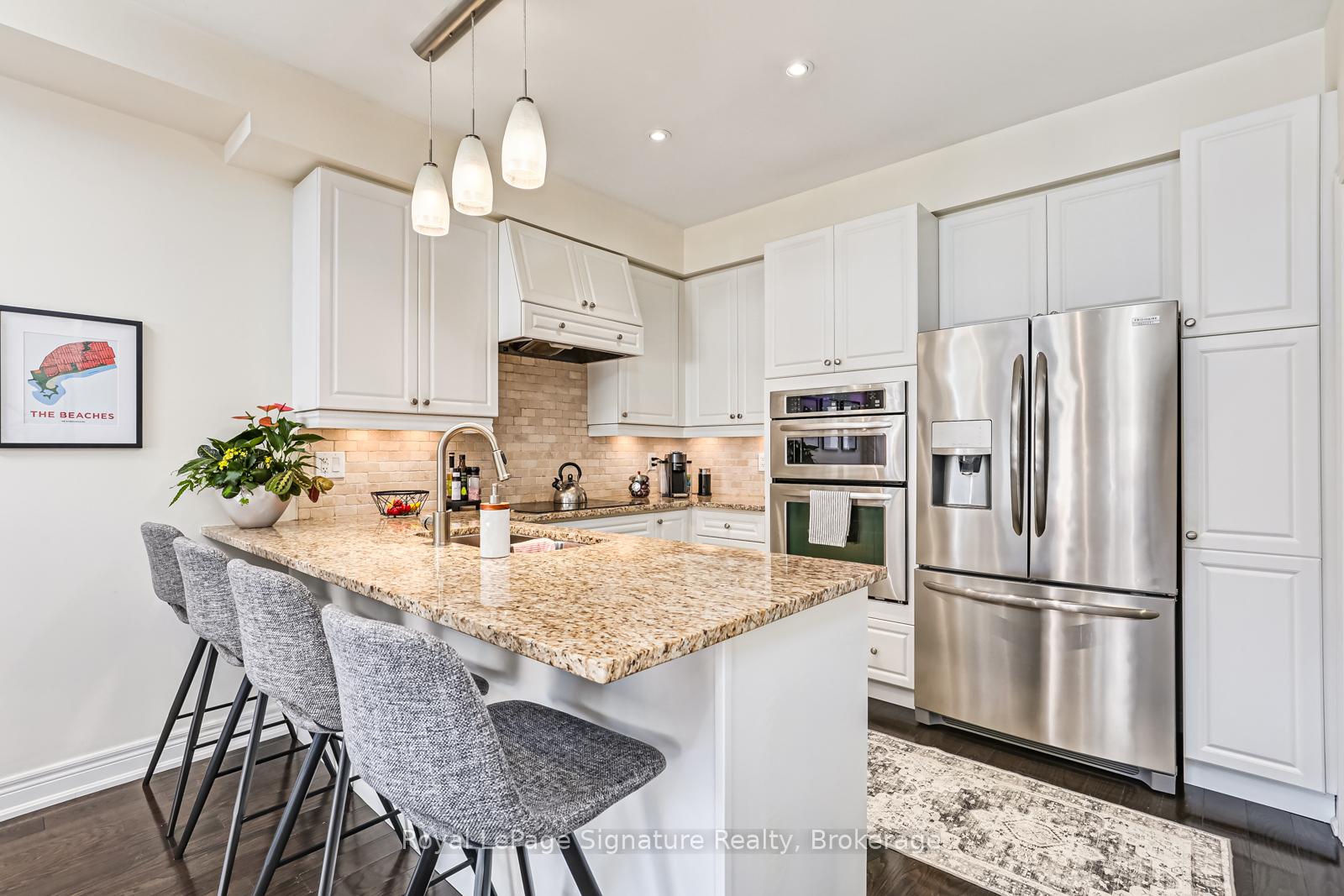 Photo 15 of 14 Montclair Mews, Collingwood — HOMEH