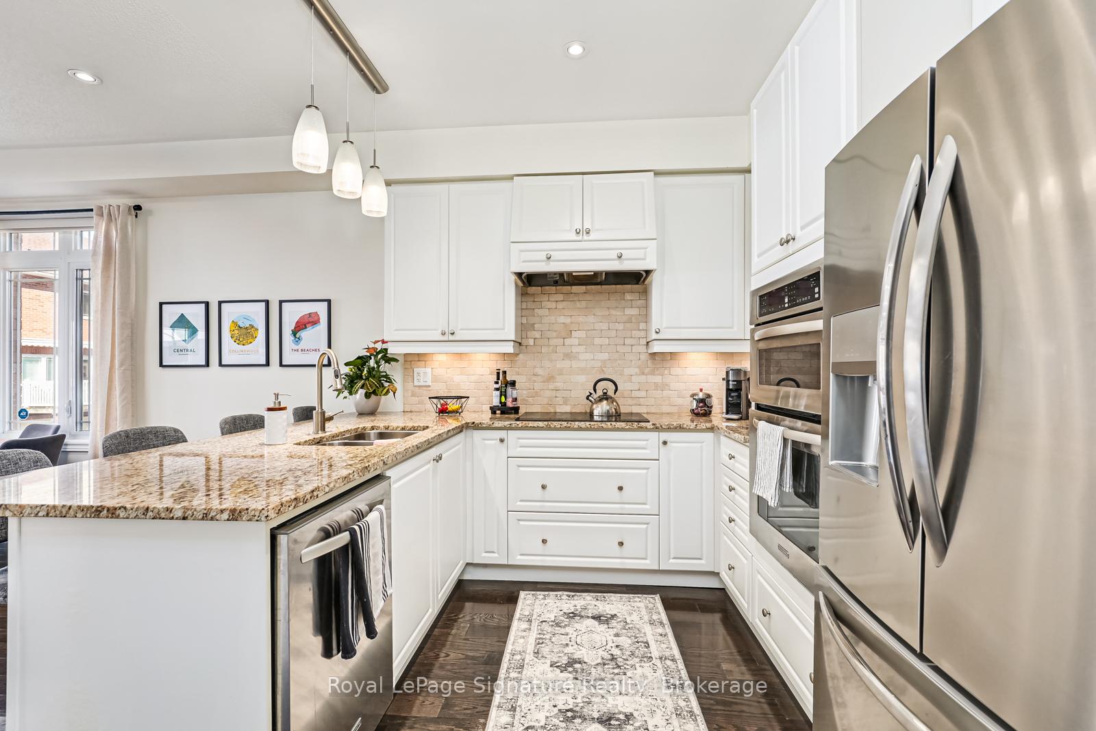 Photo 16 of 14 Montclair Mews, Collingwood — HOMEH