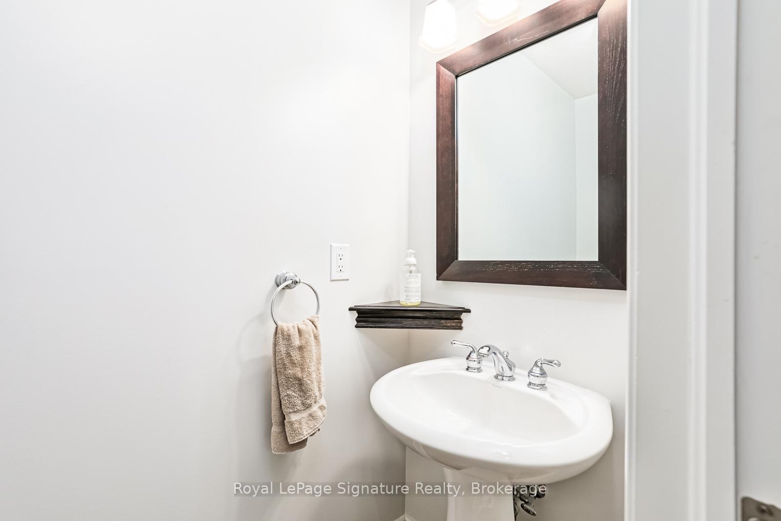 Photo 19 of 14 Montclair Mews, Collingwood — HOMEH