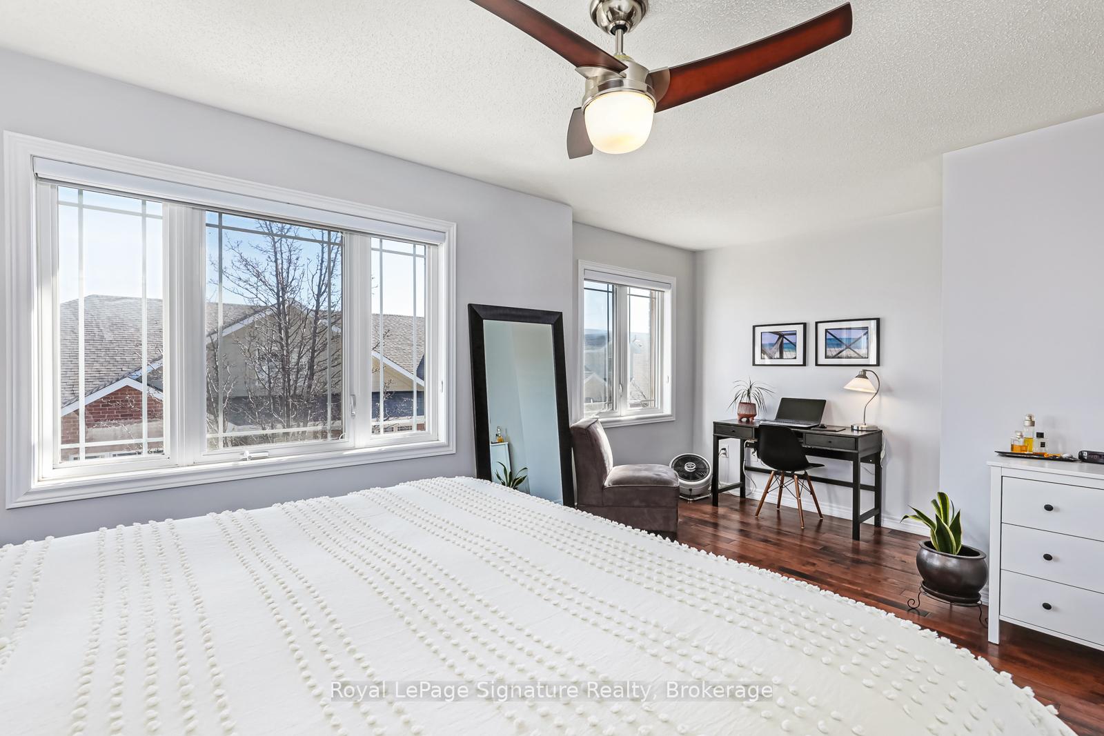 Photo 24 of 14 Montclair Mews, Collingwood — HOMEH