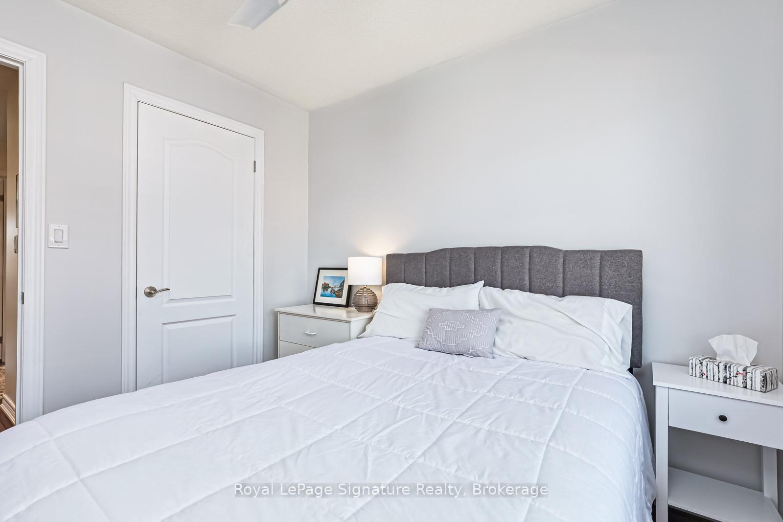 Photo 32 of 14 Montclair Mews, Collingwood — HOMEH