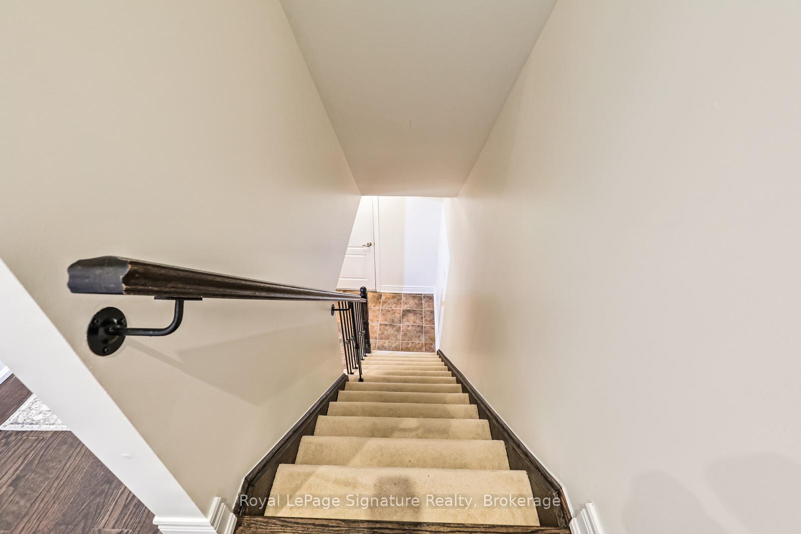 Photo 33 of 14 Montclair Mews, Collingwood — HOMEH