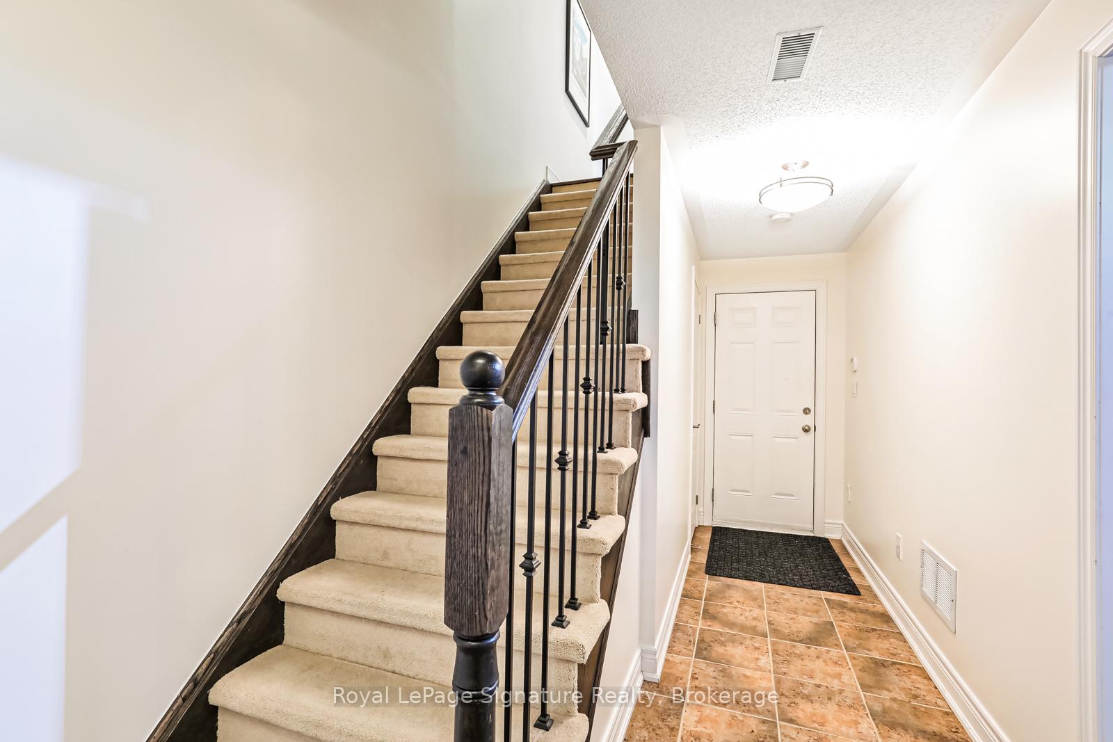 Photo 34 of 14 Montclair Mews, Collingwood — HOMEH