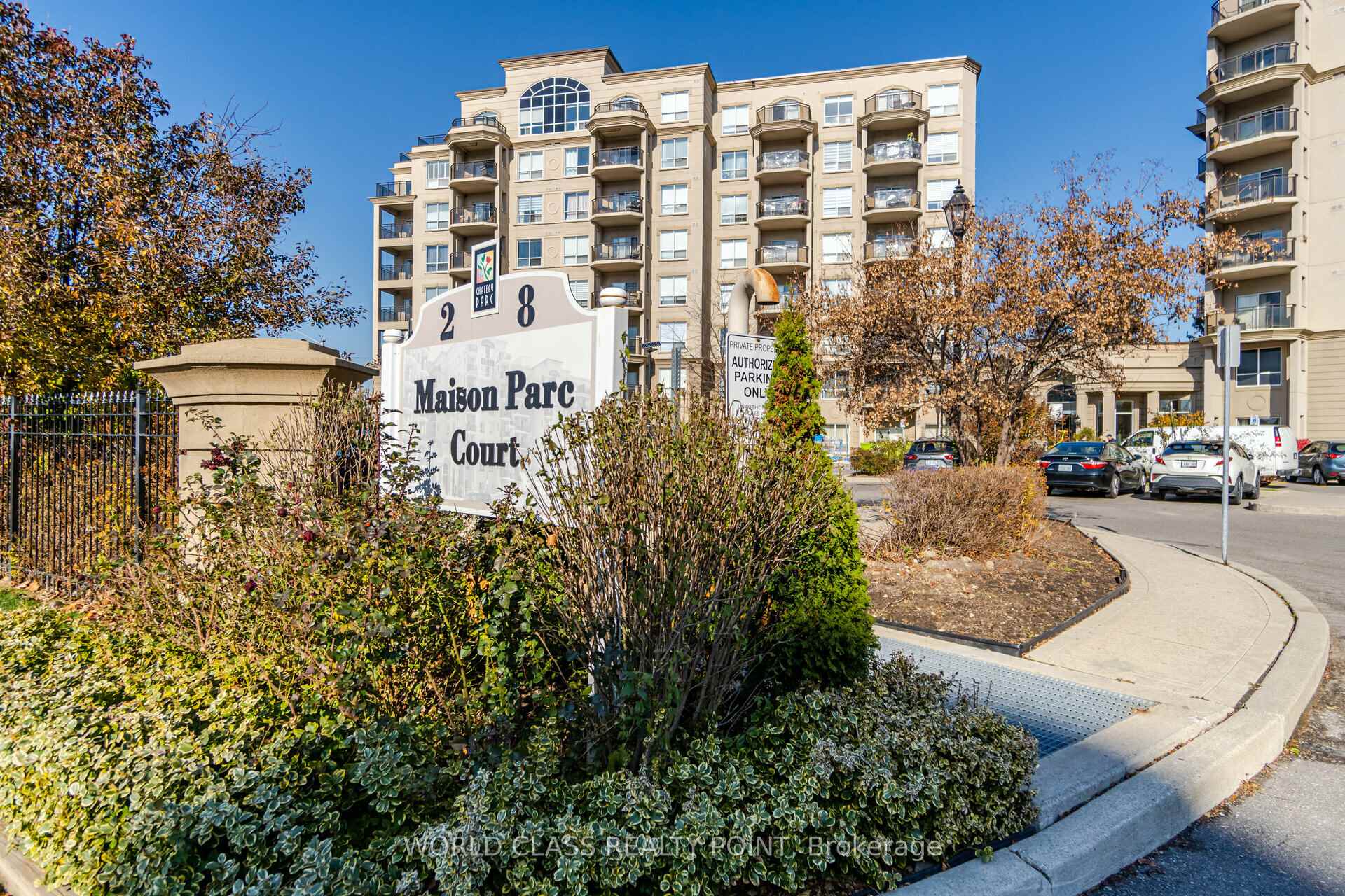 Front of Unit 204, 8 Maison Parc Court