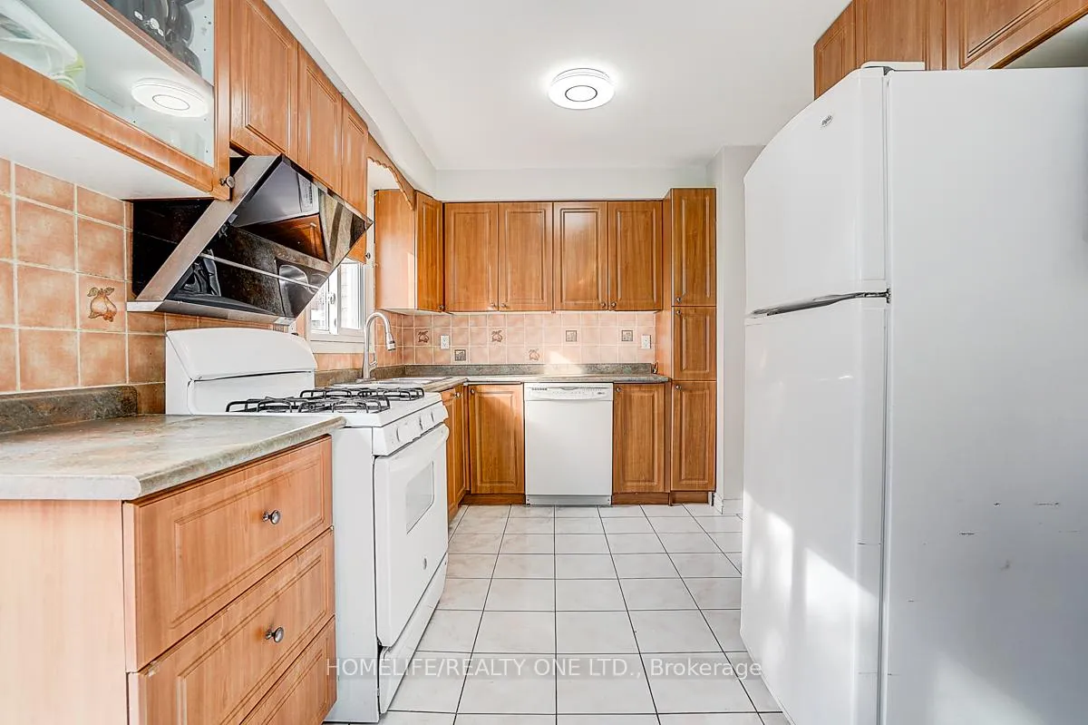 Photo 5 of 35 Fieldview Crescent N, Markham, Milliken Mills West — HOMEH
