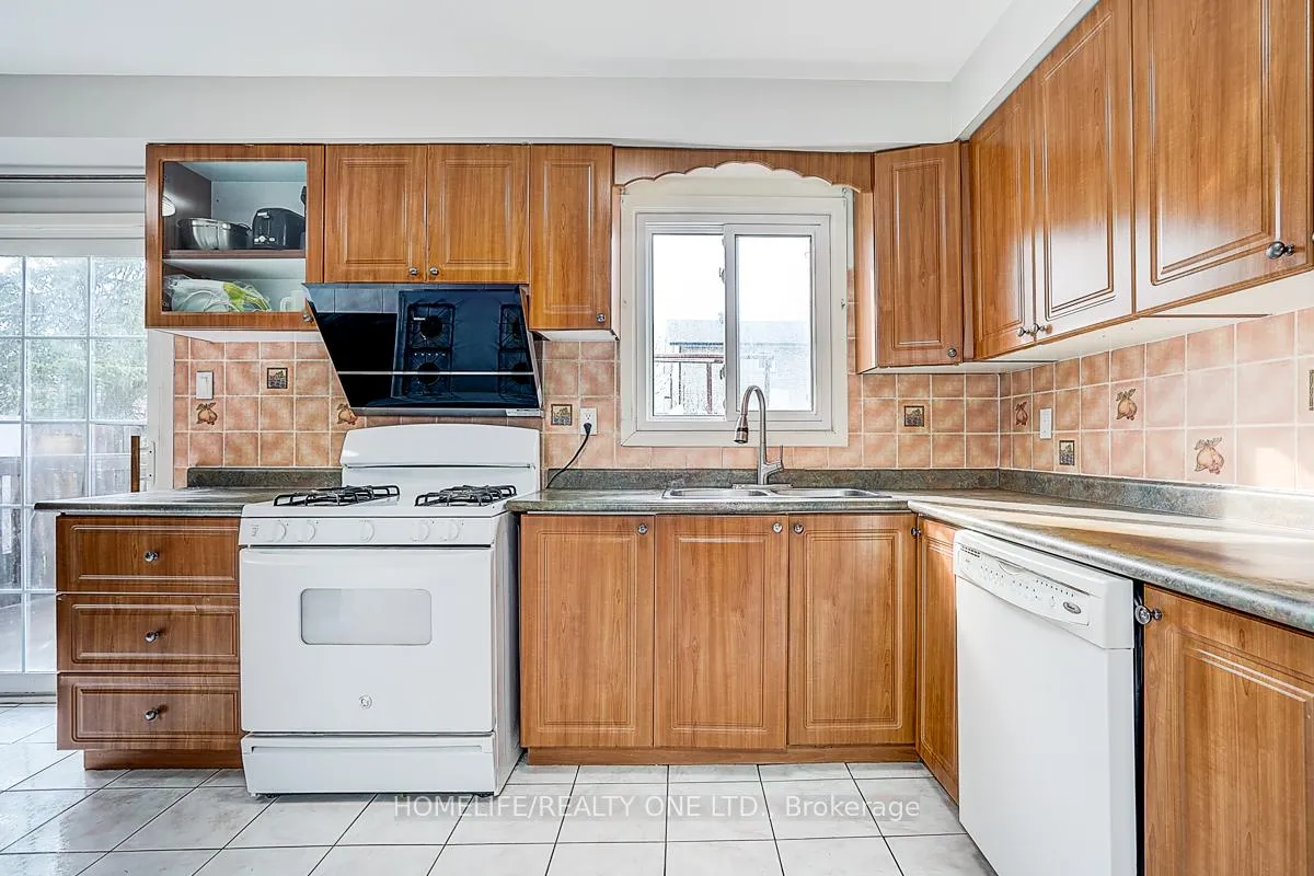 Photo 6 of 35 Fieldview Crescent N, Markham, Milliken Mills West — HOMEH