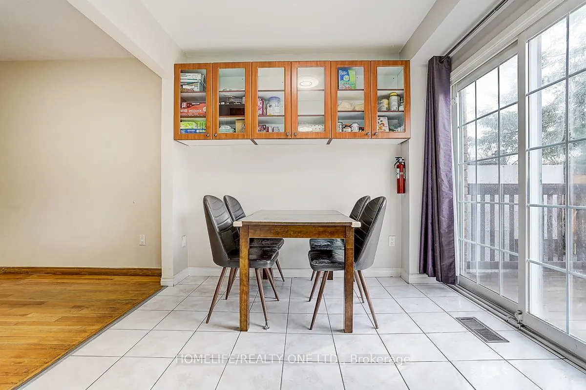 Photo 7 of 35 Fieldview Crescent N, Markham, Milliken Mills West — HOMEH