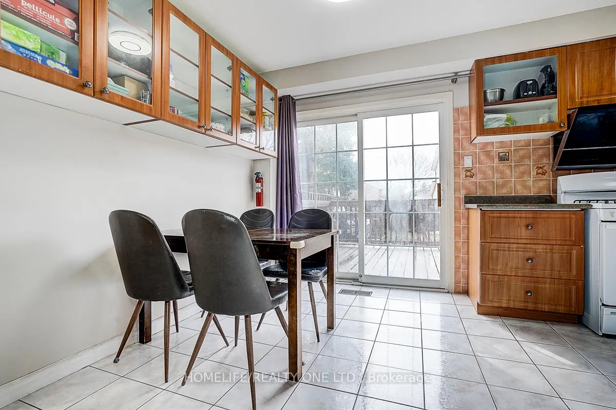 Photo 8 of 35 Fieldview Crescent N, Markham, Milliken Mills West — HOMEH