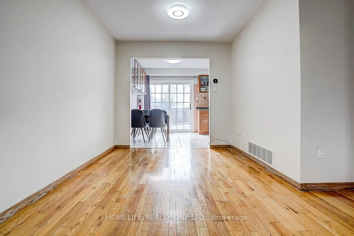 Photo 9 of 35 Fieldview Crescent N, Markham, Milliken Mills West — HOMEH
