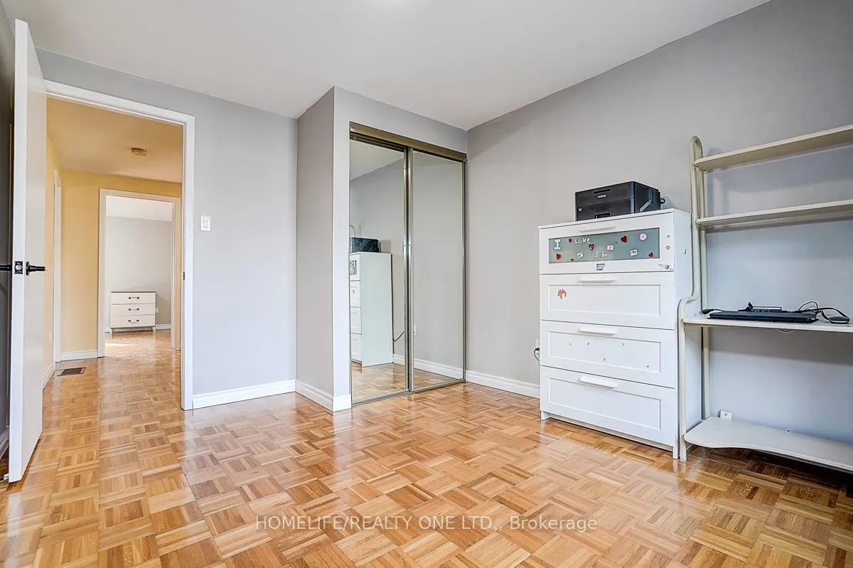 Photo 11 of 35 Fieldview Crescent N, Markham, Milliken Mills West — HOMEH