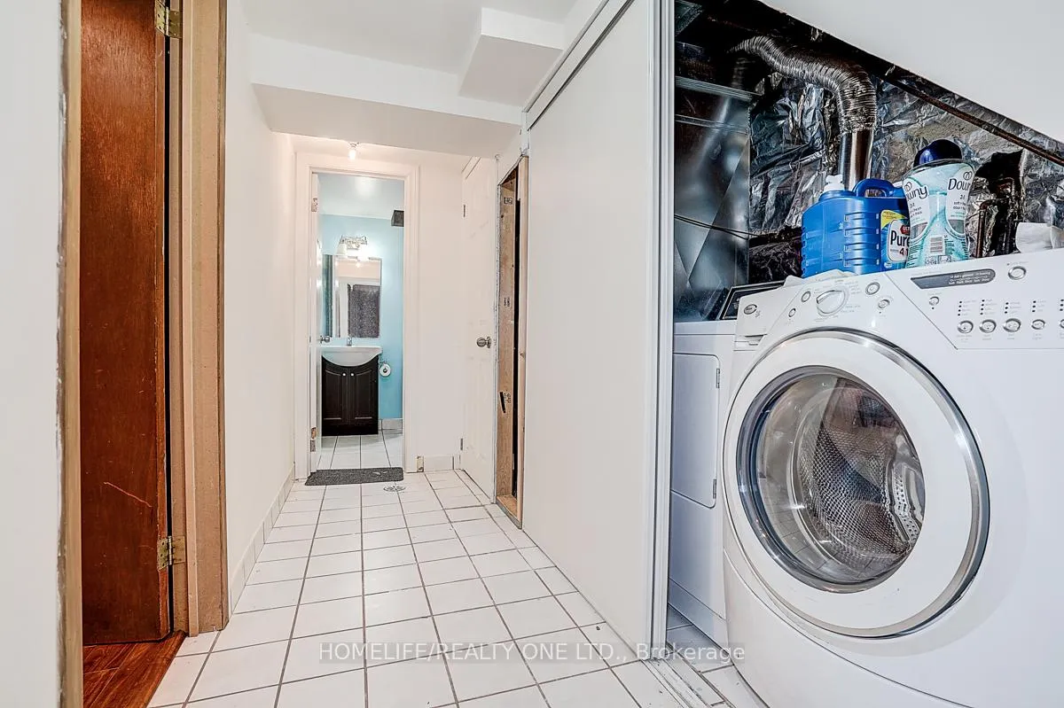 Photo 18 of 35 Fieldview Crescent N, Markham, Milliken Mills West — HOMEH