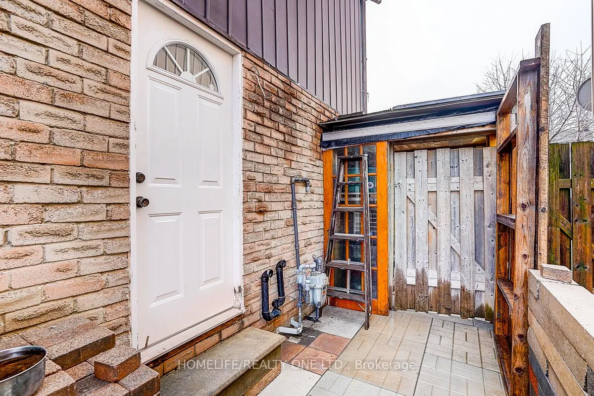 Photo 22 of 35 Fieldview Crescent N, Markham, Milliken Mills West — HOMEH