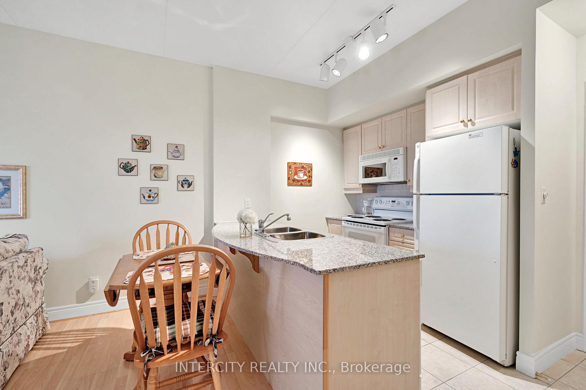 Photo 3 of Unit PH12, 280 Aberdeen Boulevard, Midland — HOMEH