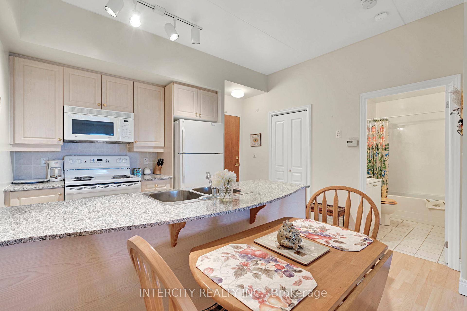 Photo 6 of Unit PH12, 280 Aberdeen Boulevard, Midland — HOMEH